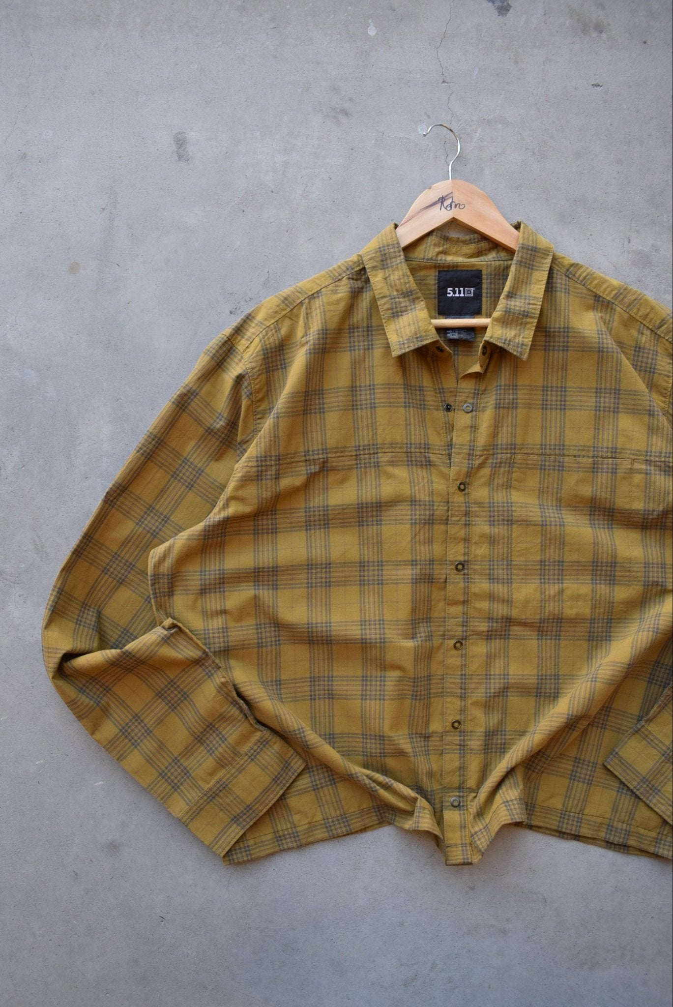5.11 Brown Cropped Long Sleeve Button Up — 2000s (XL) - Retrospective Store