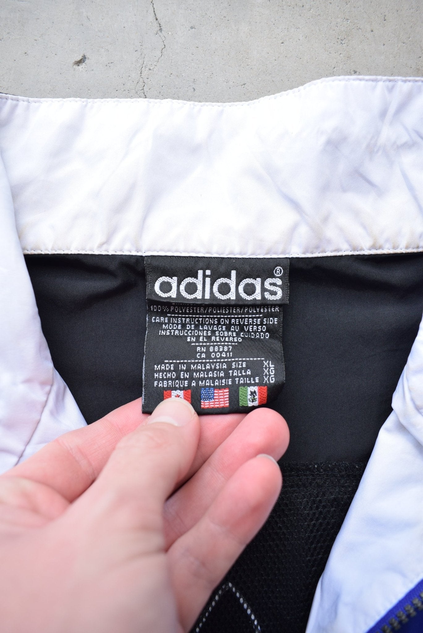 Adidas Black & Blue Embroidered Logo Spray Jacket — 1990s (L) - Retrospective Store