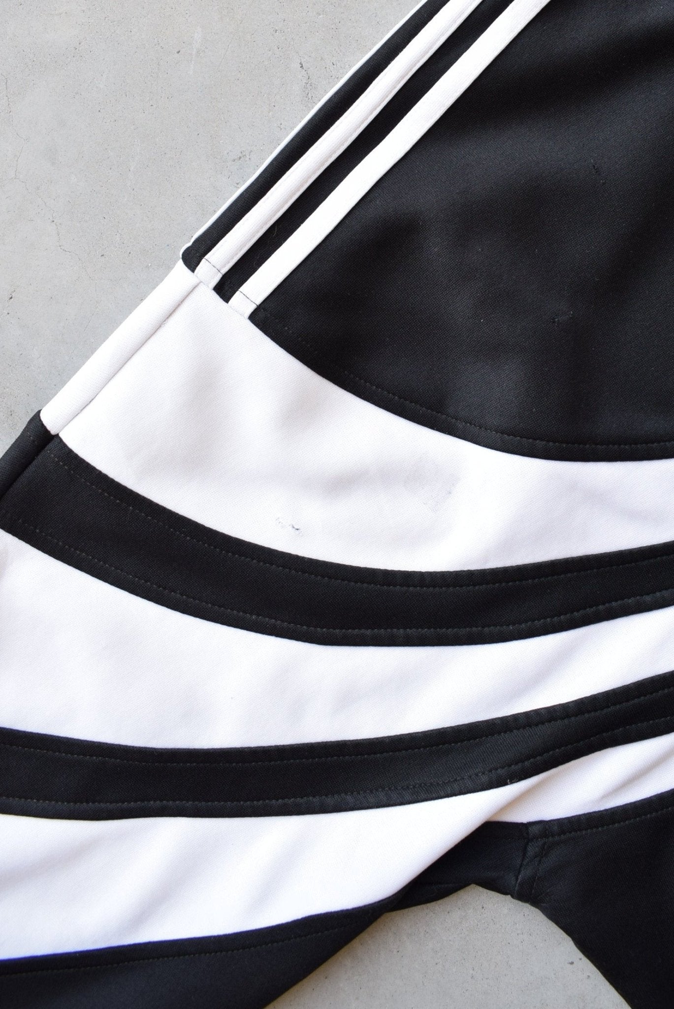 Adidas Black & White Embroidered Spellout Jacket — 1990s (XL) - Retrospective Store