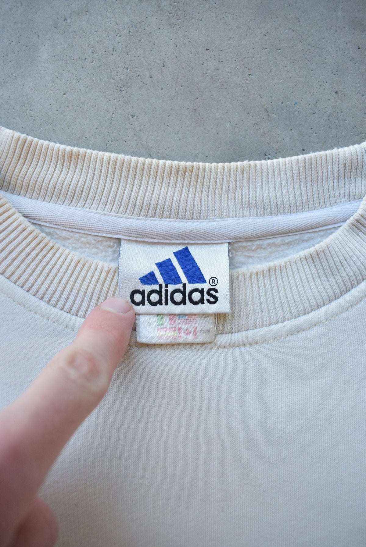 Adidas Cream Embroidered Spellout Crewneck — 1990s (M) - Retrospective Store