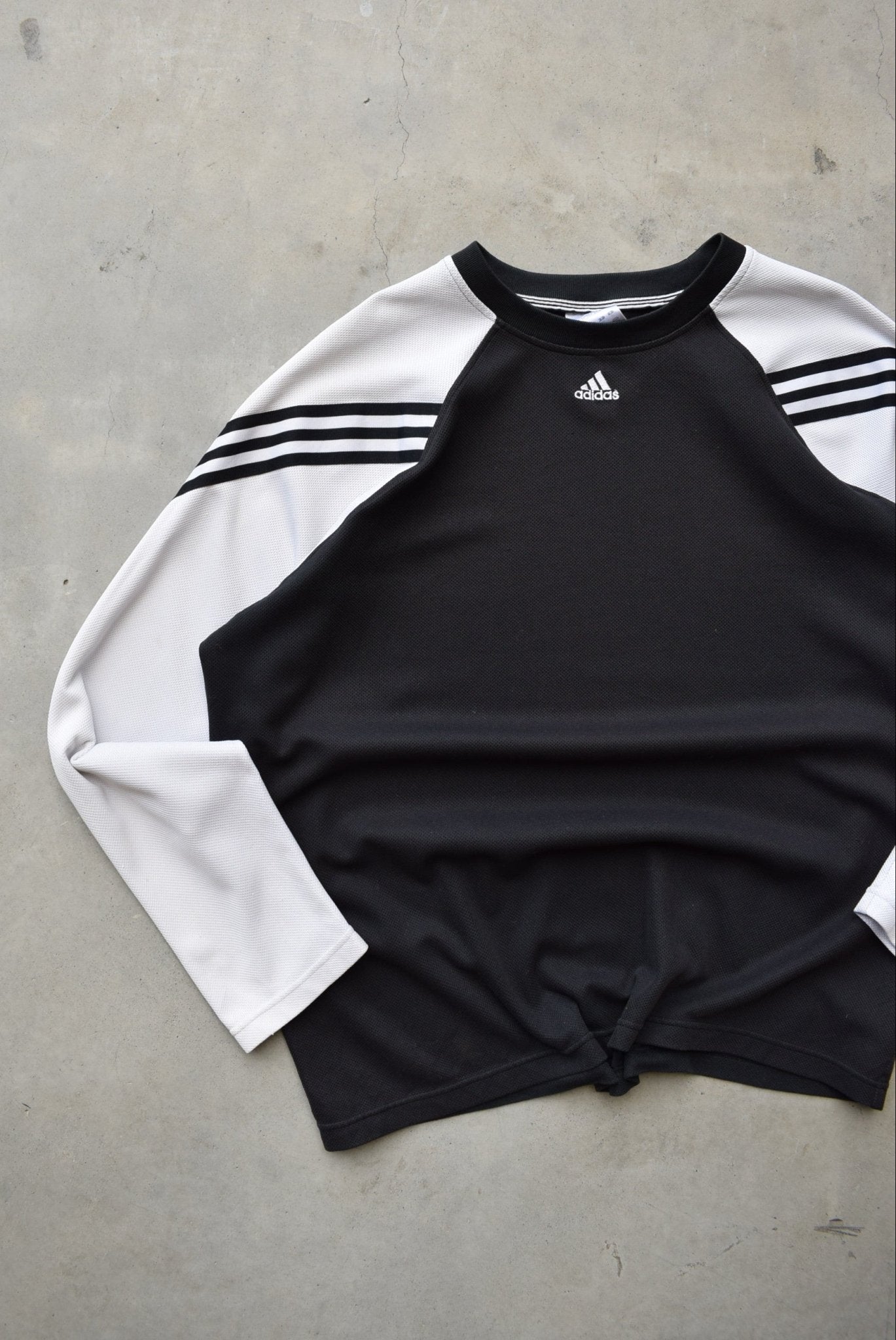 Adidas White & Black Embroidered Logo Long Sleeve Tee — 2000s (XL) - Retrospective Store
