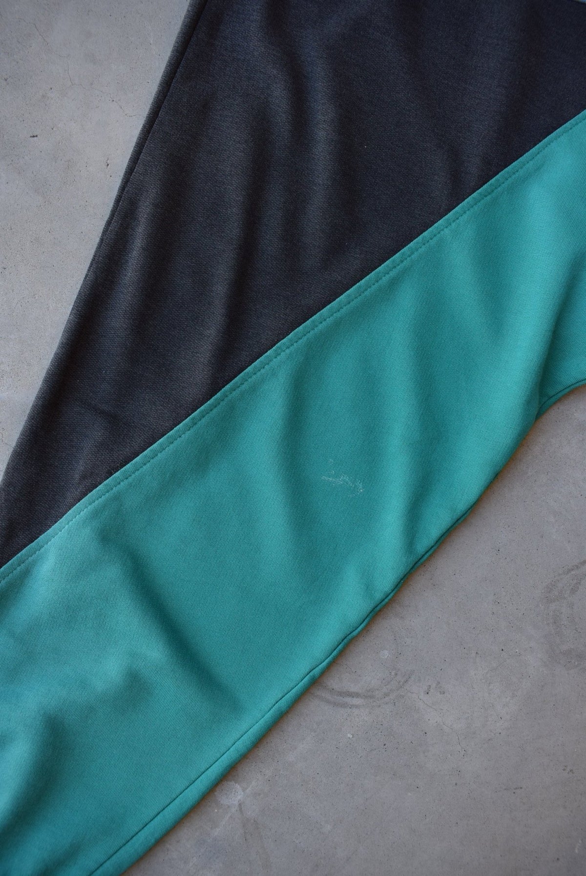 Adidas Worldwide Sports Grey & Green Graphic Crewneck — 1990s (L) - Retrospective Store