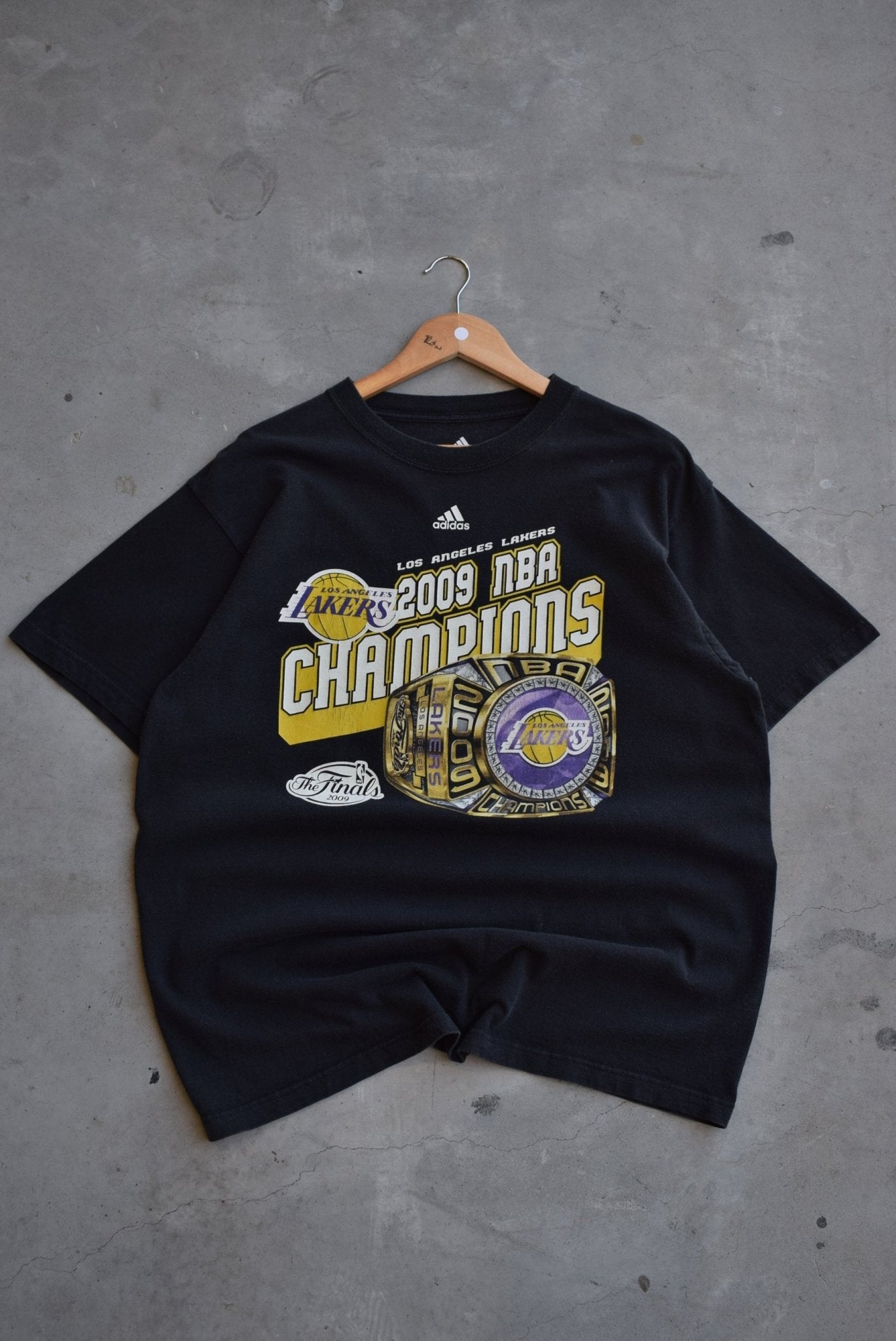 Adidas x NBA Los Angeles Lakers Champions Tee — 2009 (L) - Retrospective Store