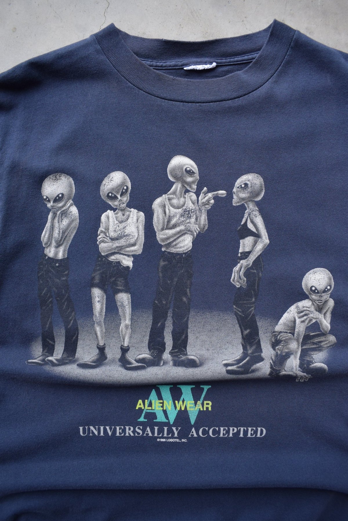 Alien Wear Navy Graphic Tee — 1996 (L) - Retrospective Store