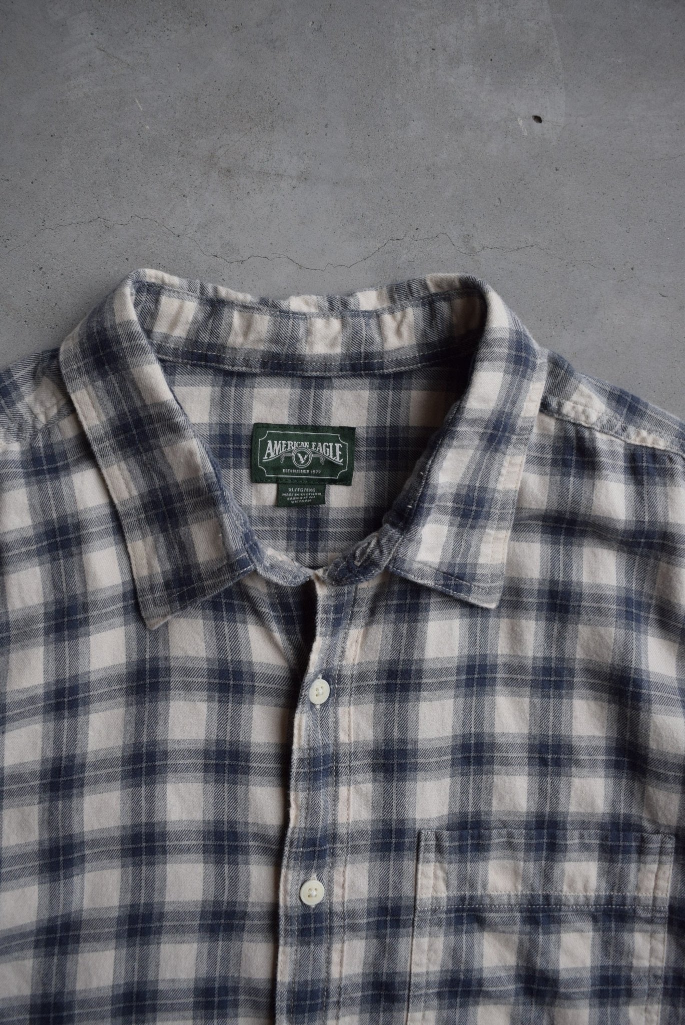 American Eagle Cropped Long Sleeve Button Up — 2000s (M/L) - Retrospective Store
