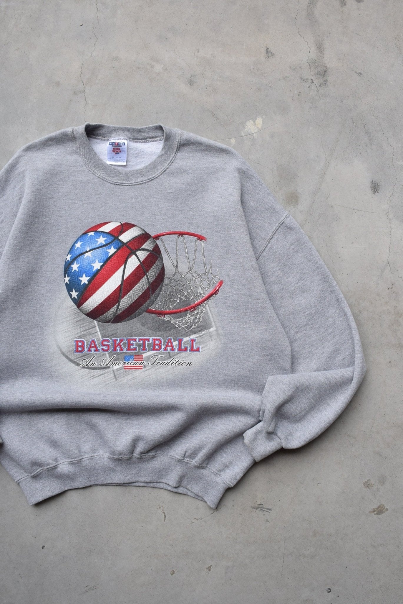 Basketball Grey Graphic Crewneck — 1990s (XL) - Retrospective Store
