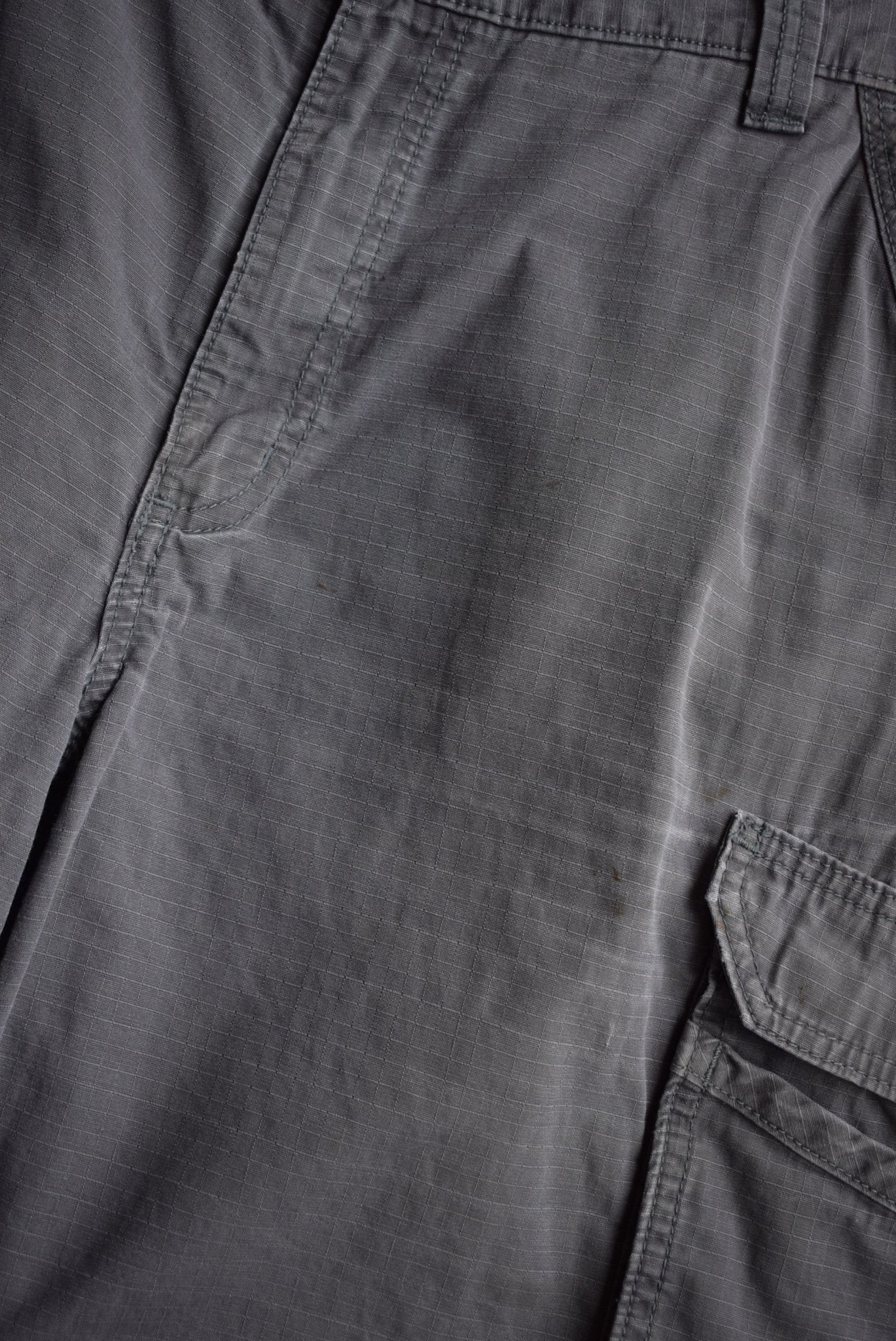 Carhartt Cargo Shorts — 2000s (38) - Retrospective Store