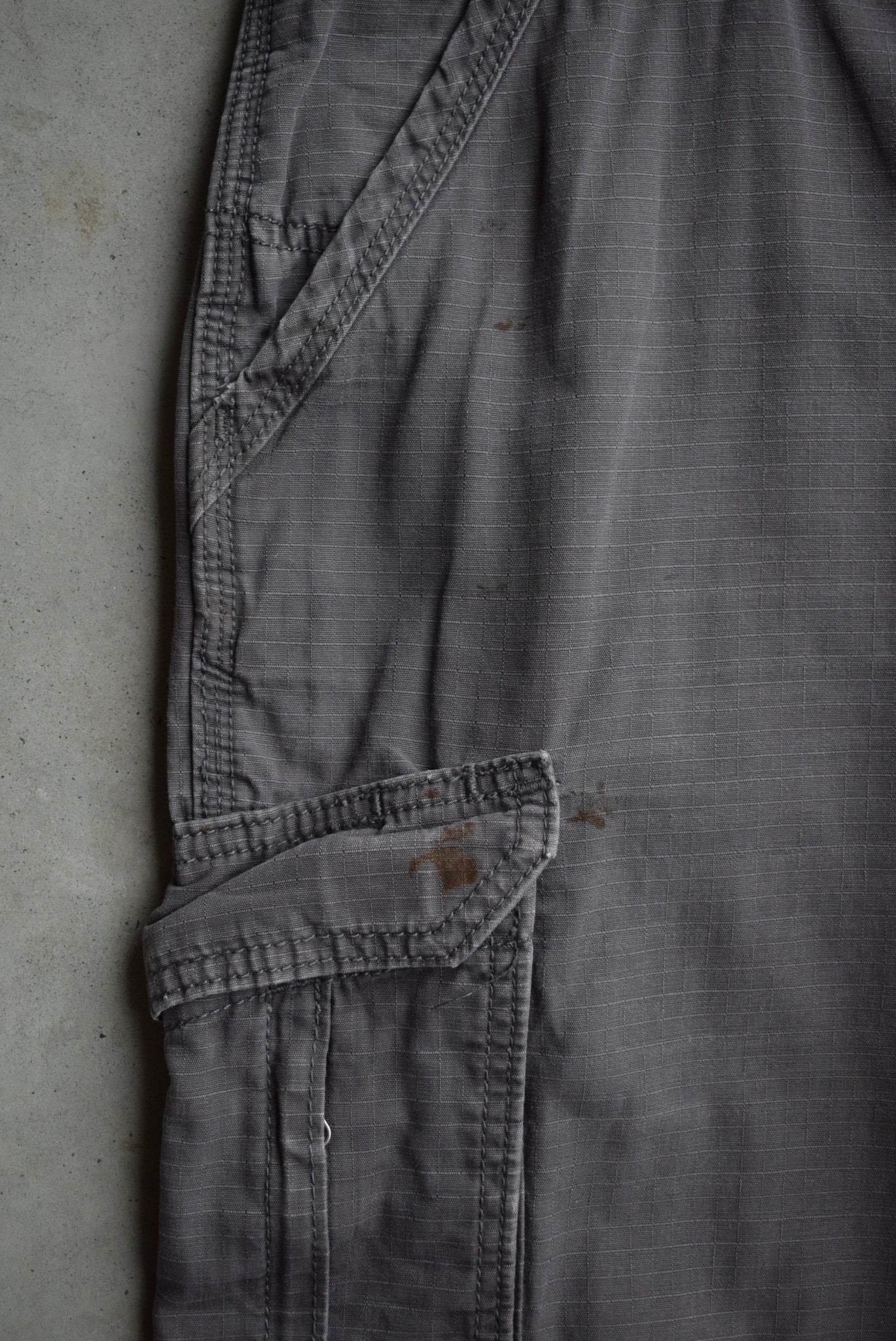 Carhartt Cargo Shorts — 2000s (38) - Retrospective Store