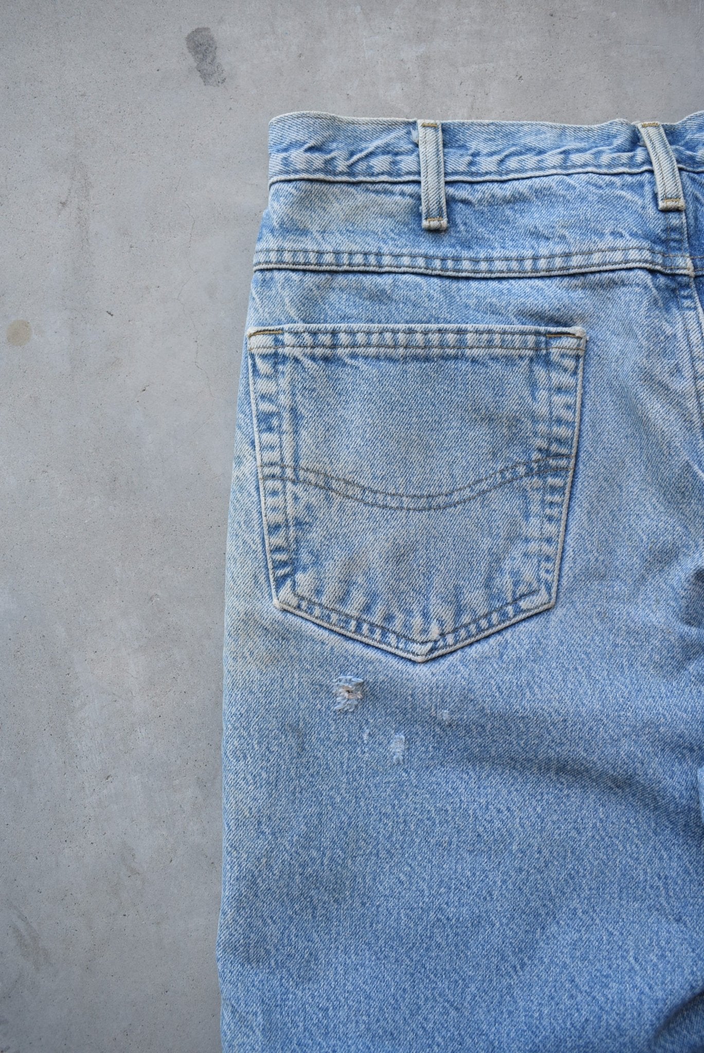 Carhartt Denim Flannel-Lined Jeans — 2000s (33) - Retrospective Store