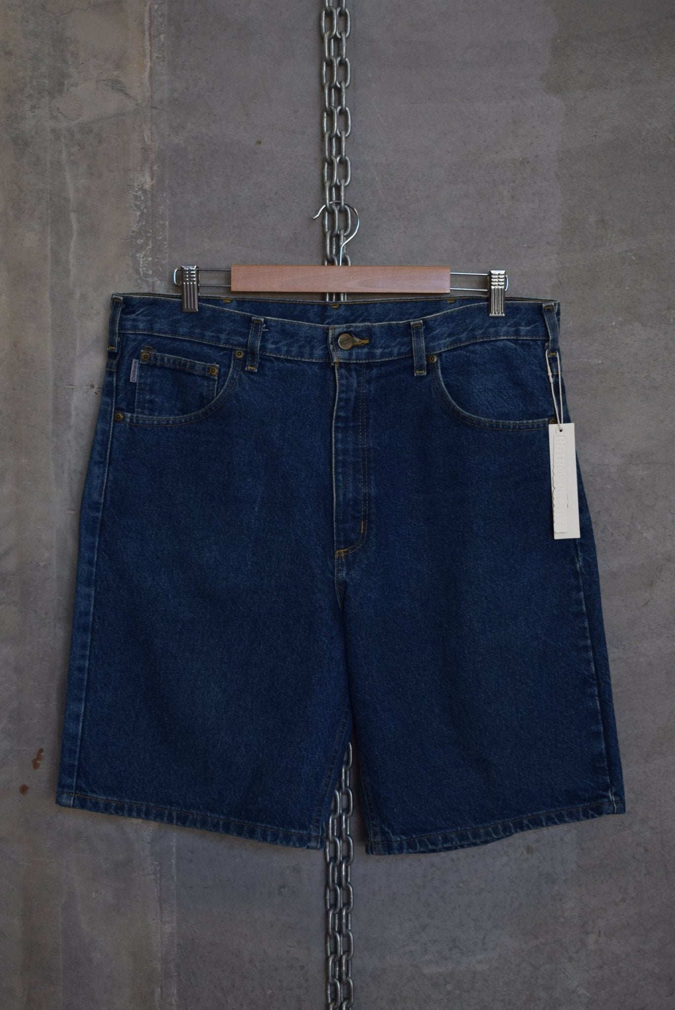 Carhartt Workwear Shorts — 2000s (36) - Retrospective Store