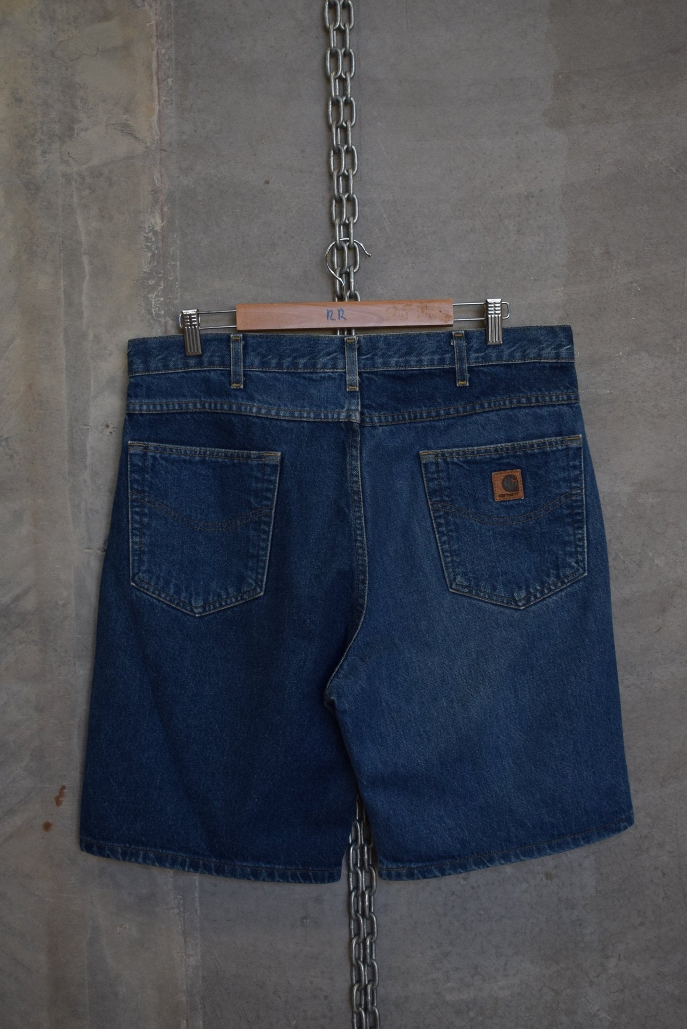 Carhartt Workwear Shorts — 2000s (36) - Retrospective Store