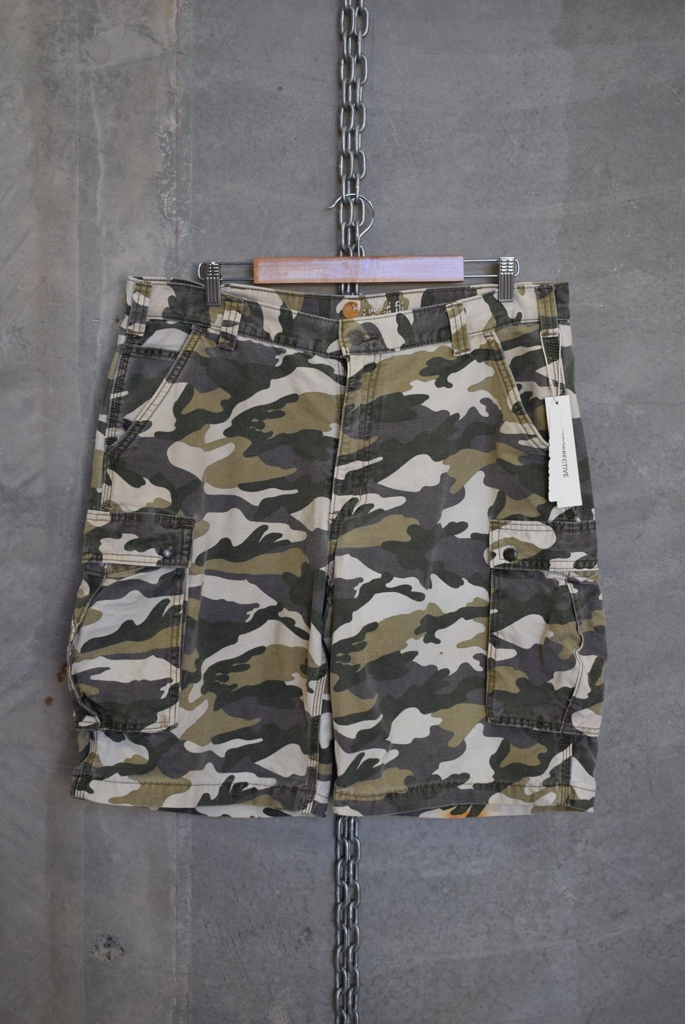 Carhartt Workwear Shorts — 2000s (38) - Retrospective Store