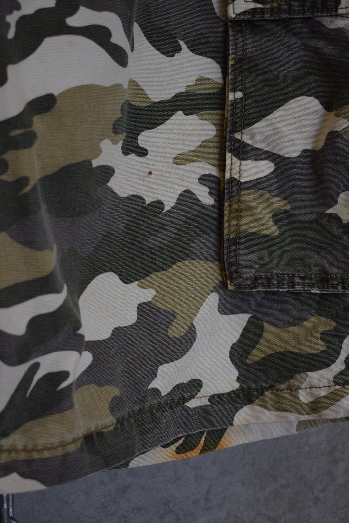 Carhartt Workwear Shorts — 2000s (38) - Retrospective Store