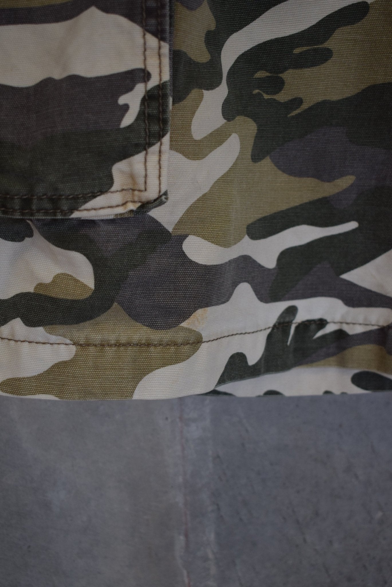 Carhartt Workwear Shorts — 2000s (38) - Retrospective Store