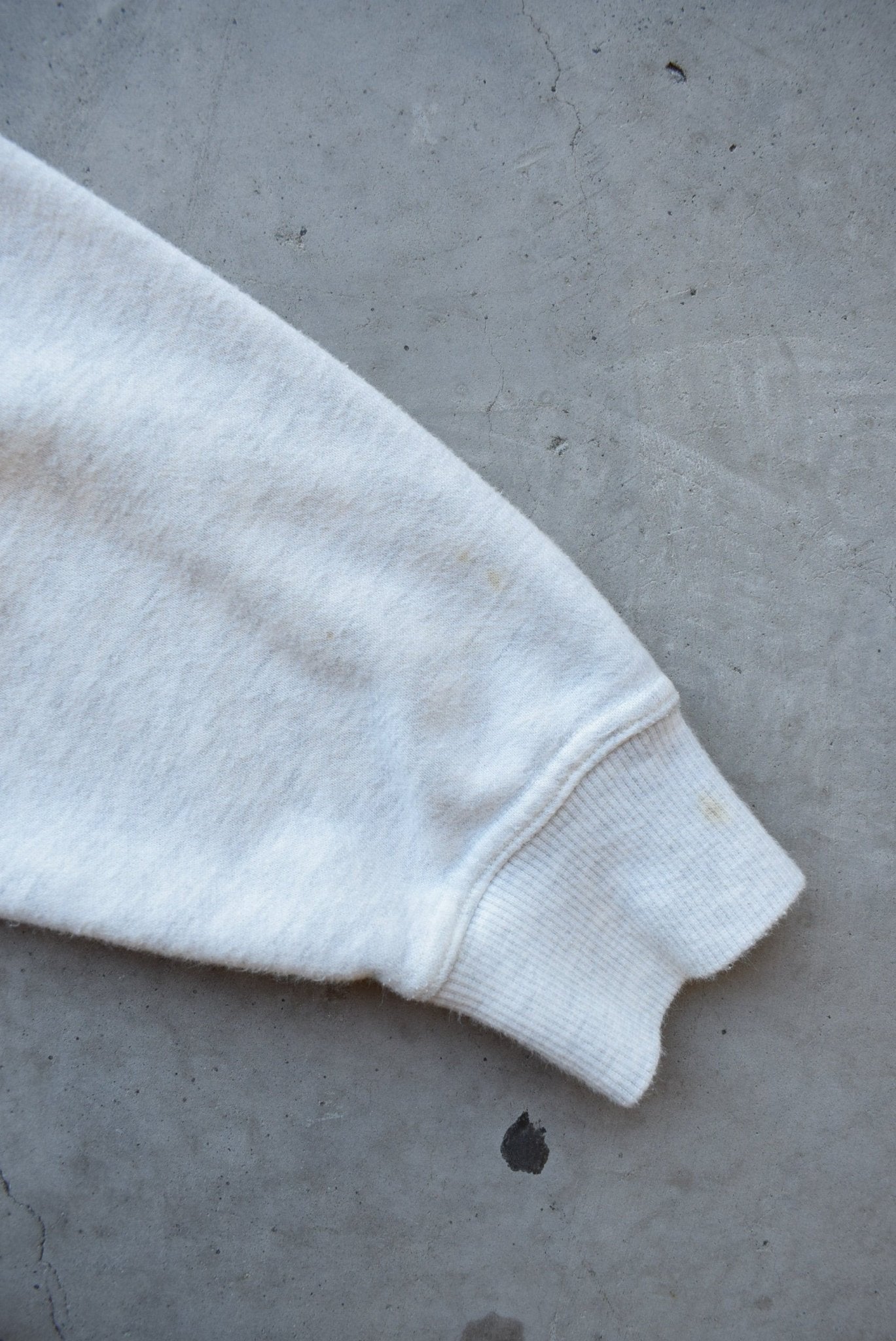 Chaps Ralph Lauren Grey Embroidered Spellout Crewneck — 2000s (L) - Retrospective Store