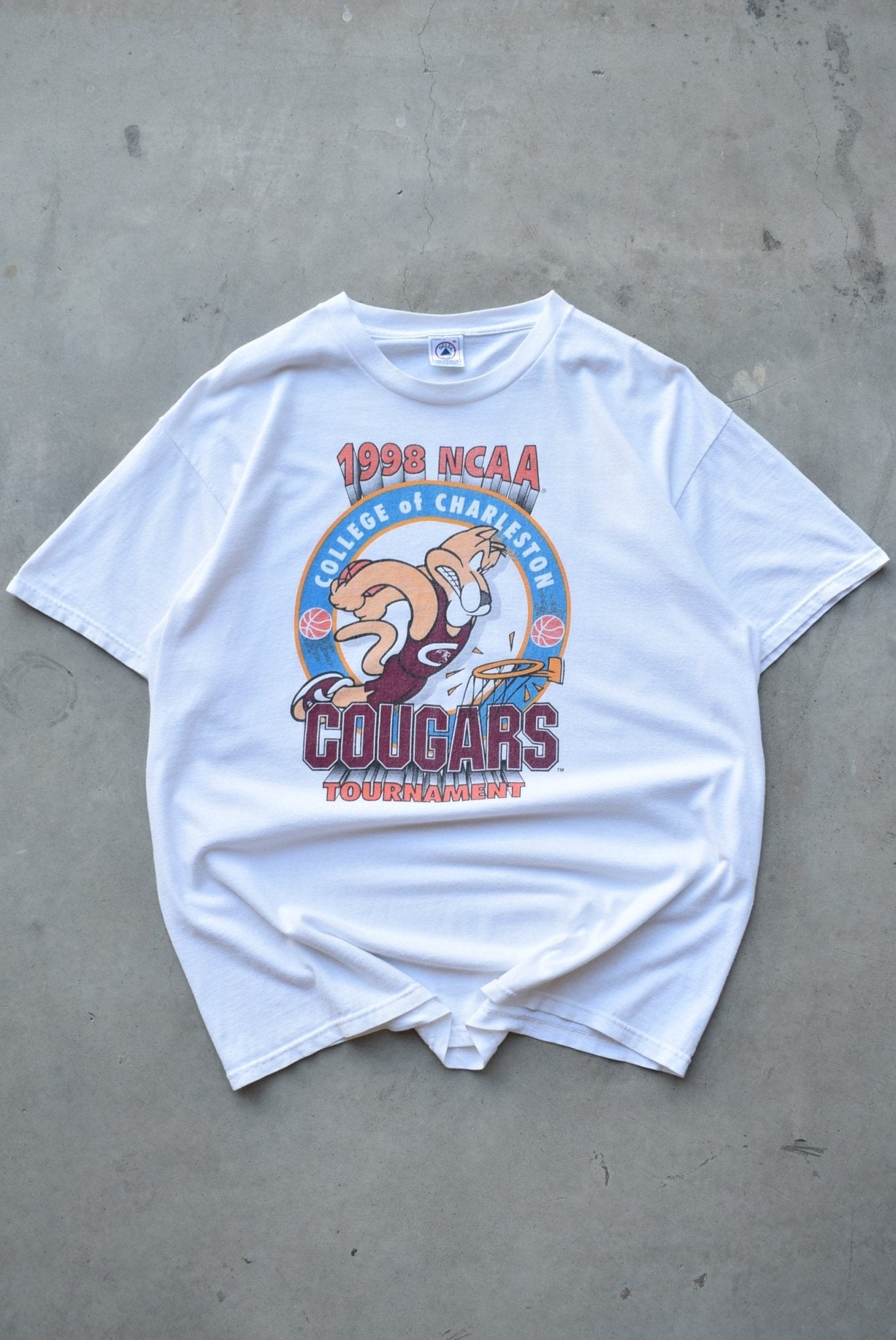 College of Charleston Basketball White Graphic Tee — 1998 (XL) - Retrospective Store