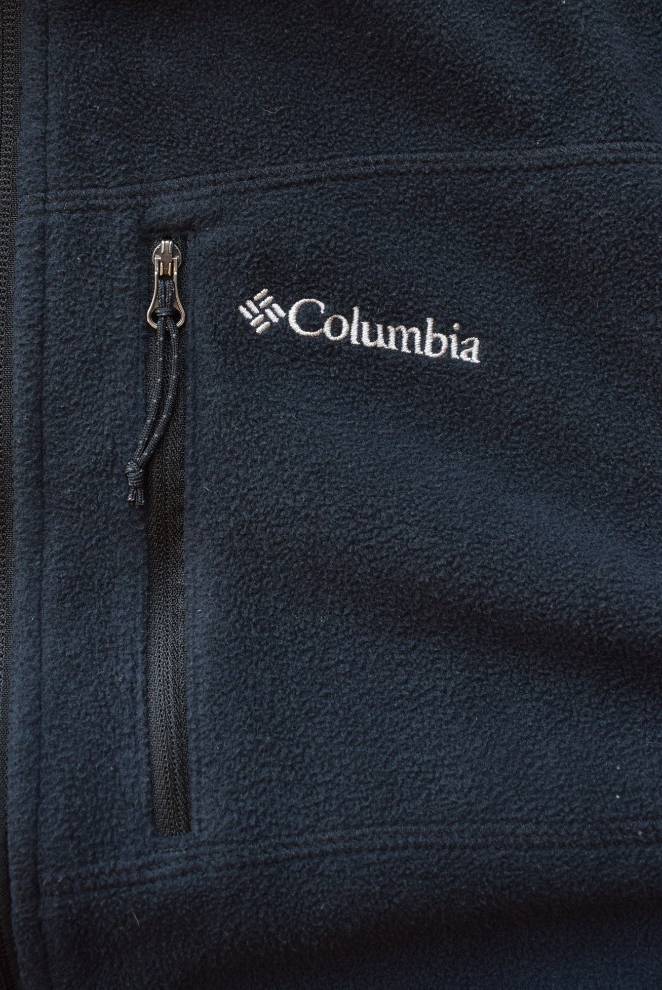Columbia Black Embroidered Spellout Fleece Jacket — 2000s (S) - Retrospective Store