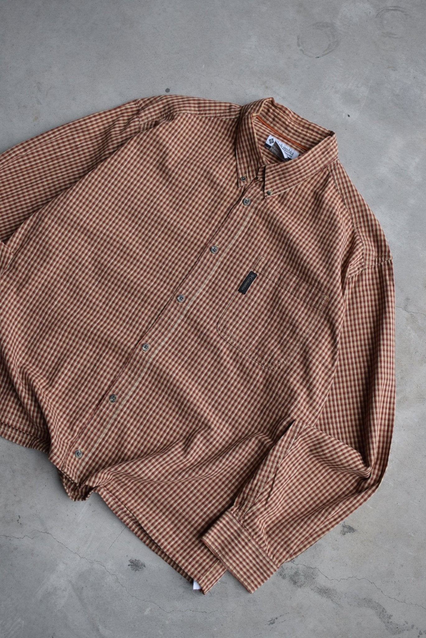 Columbia Cropped Long Sleeve Button Up — 2000s (L/XL) - Retrospective Store