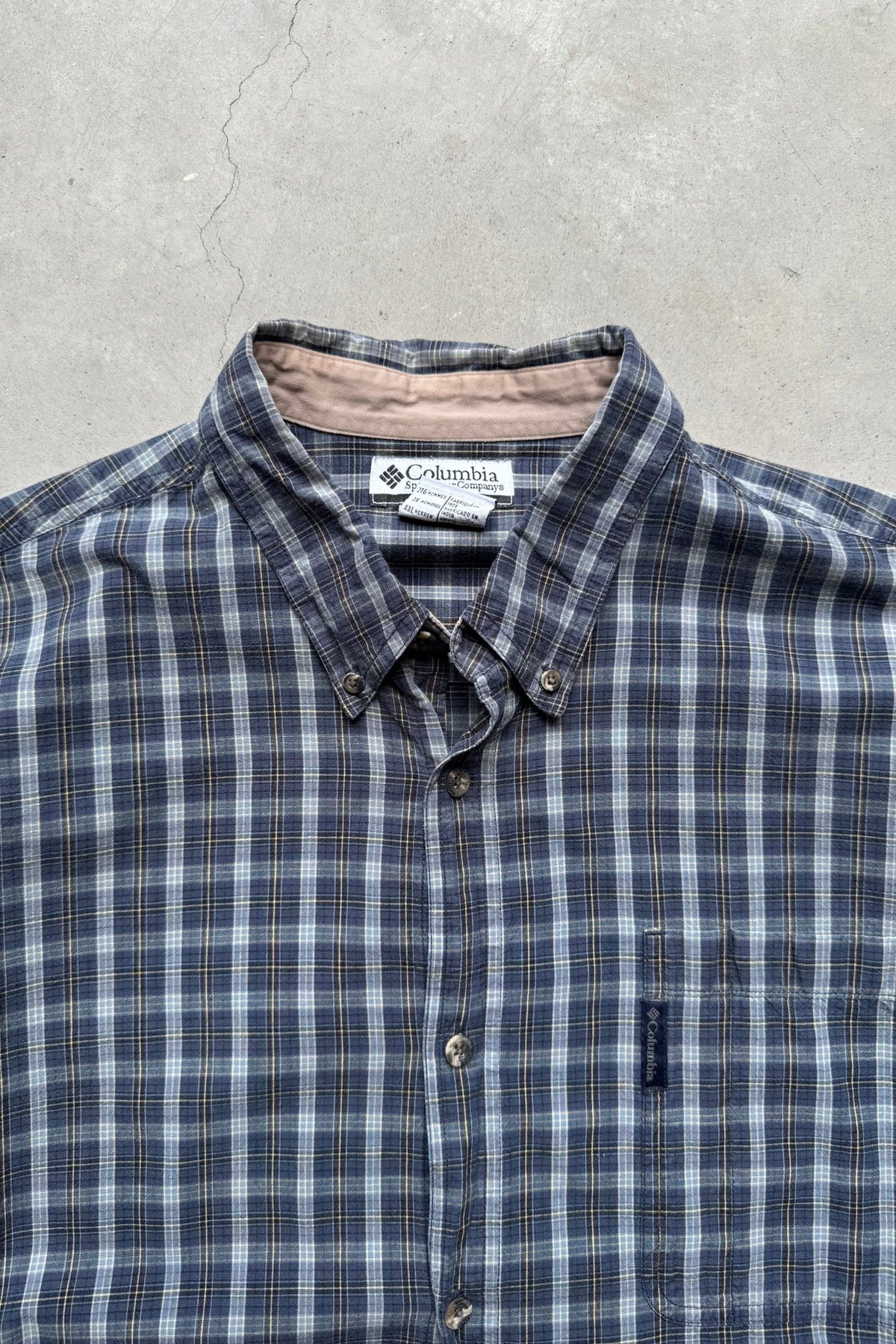 Columbia Navy Cropped Long Sleeve Button Up — 2000s (XL) - Retrospective Store