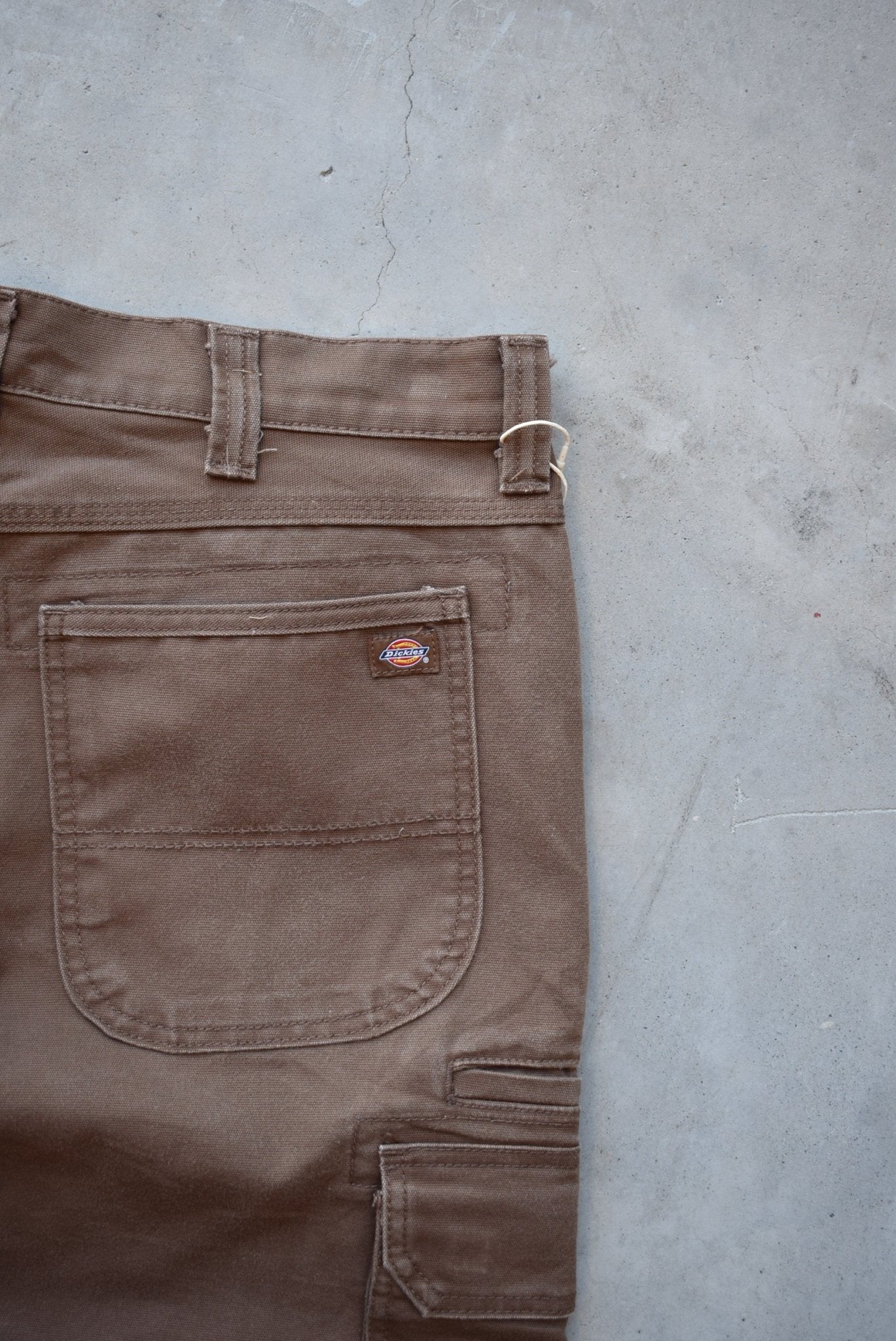 Dickies Brown Carpenter Shorts — 2000s (34) - Retrospective Store