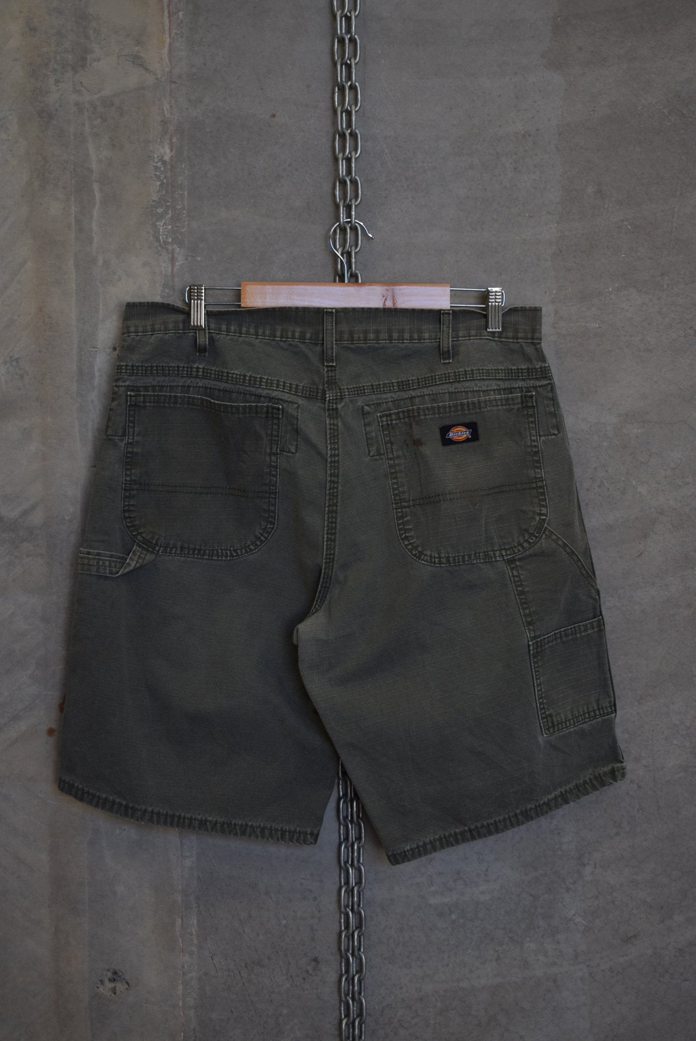 Dickies Carpenter Shorts — 2000s (36) - Retrospective Store