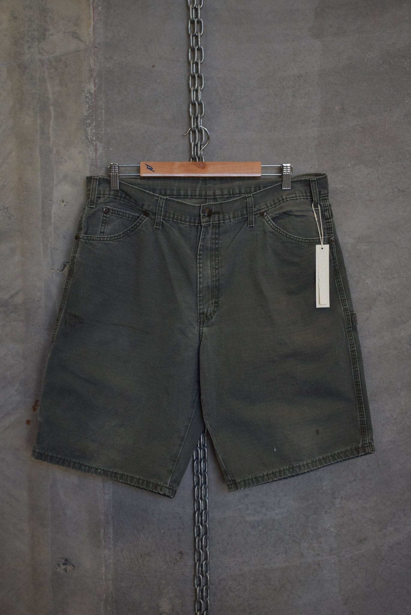 Dickies Carpenter Shorts — 2000s (36) - Retrospective Store