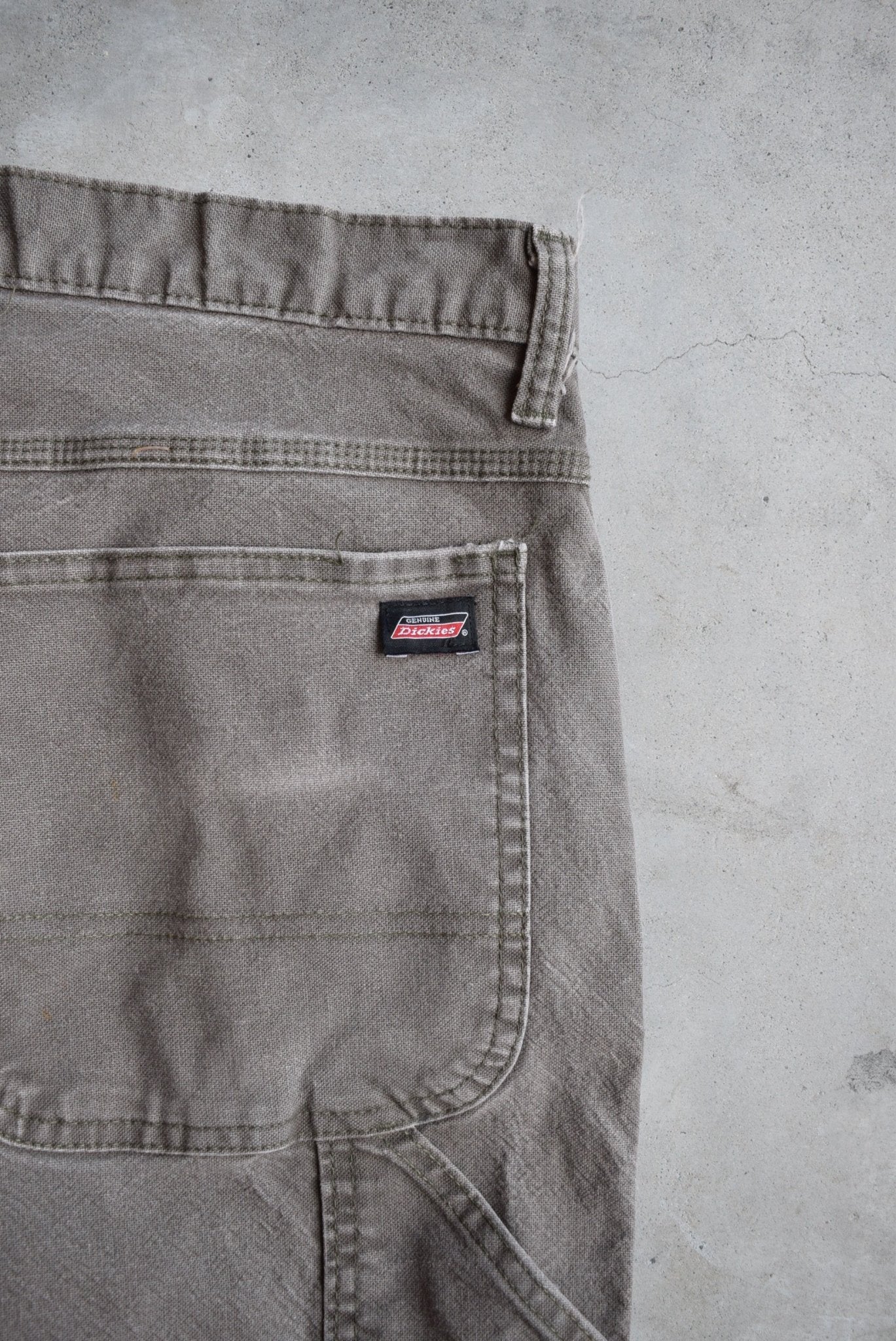 Dickies Faded Green Carpenter Pants — 2000s (33) - Retrospective Store