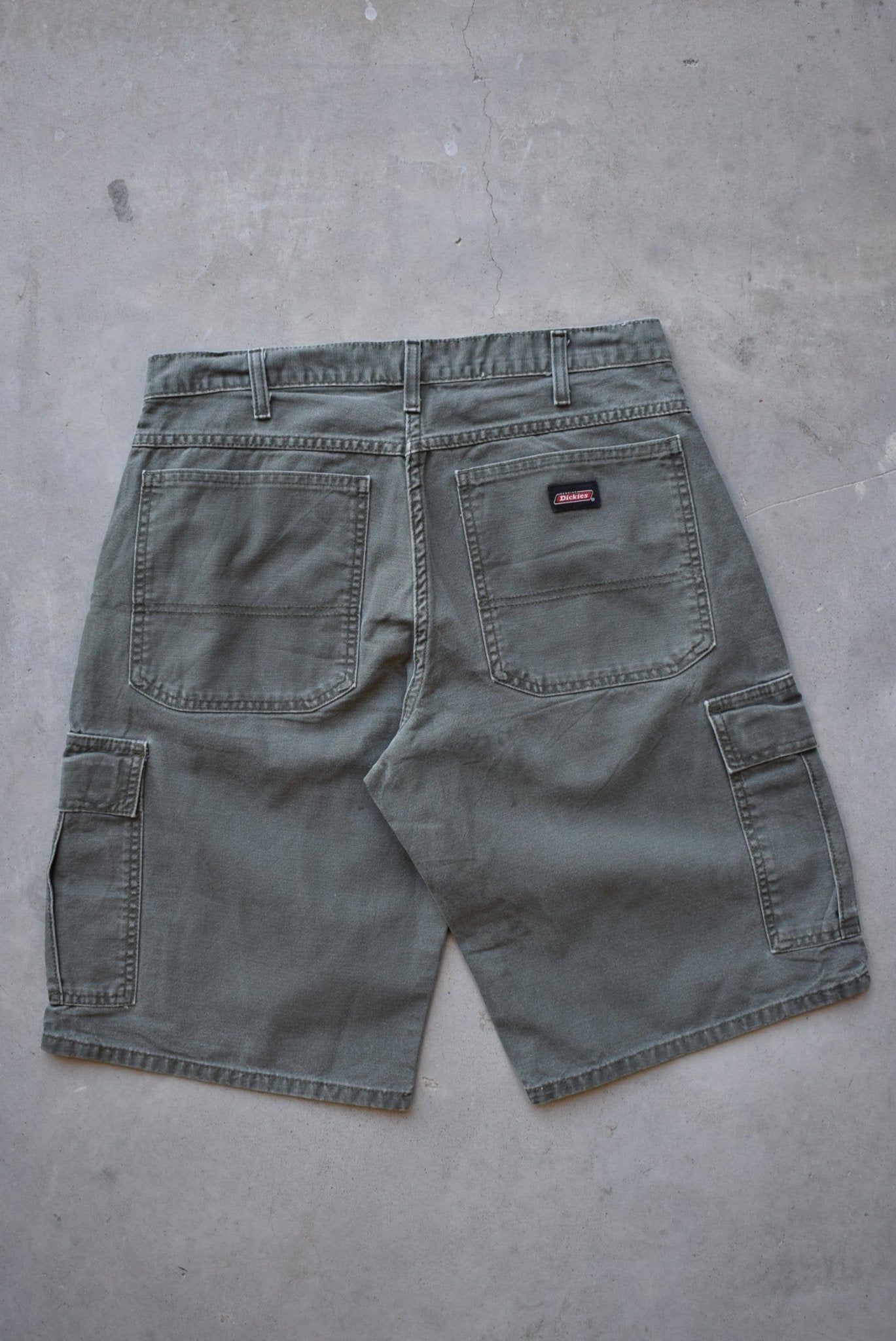 Dickies Green Carpenter Shorts — 2000s (32) - Retrospective Store
