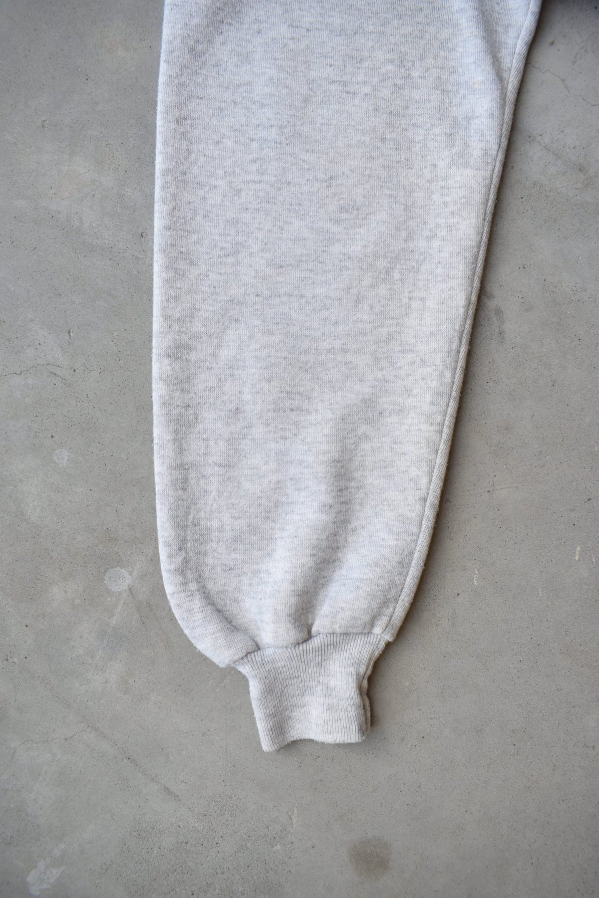 Disney Mickey Mouse Grey Graphic Crewneck — 1990s (M) - Retrospective Store
