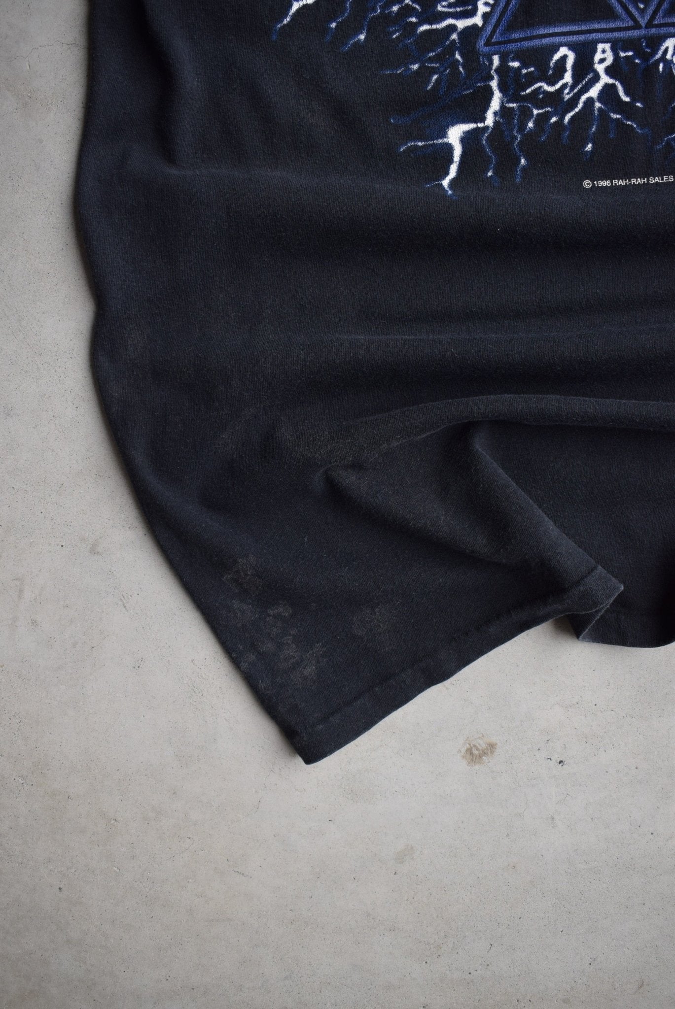 Duke University Blue Devils Black Graphic Tee — 1996 (L) - Retrospective Store