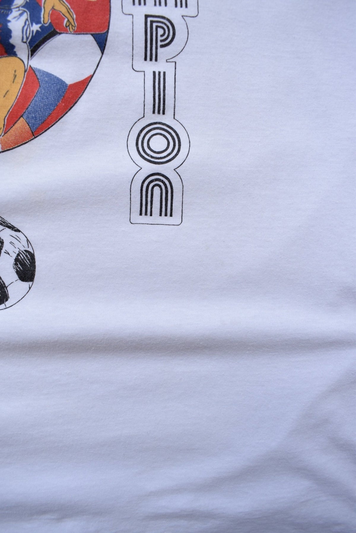 Football World Champion White Graphic Tee — 1990s (M) - Retrospective Store
