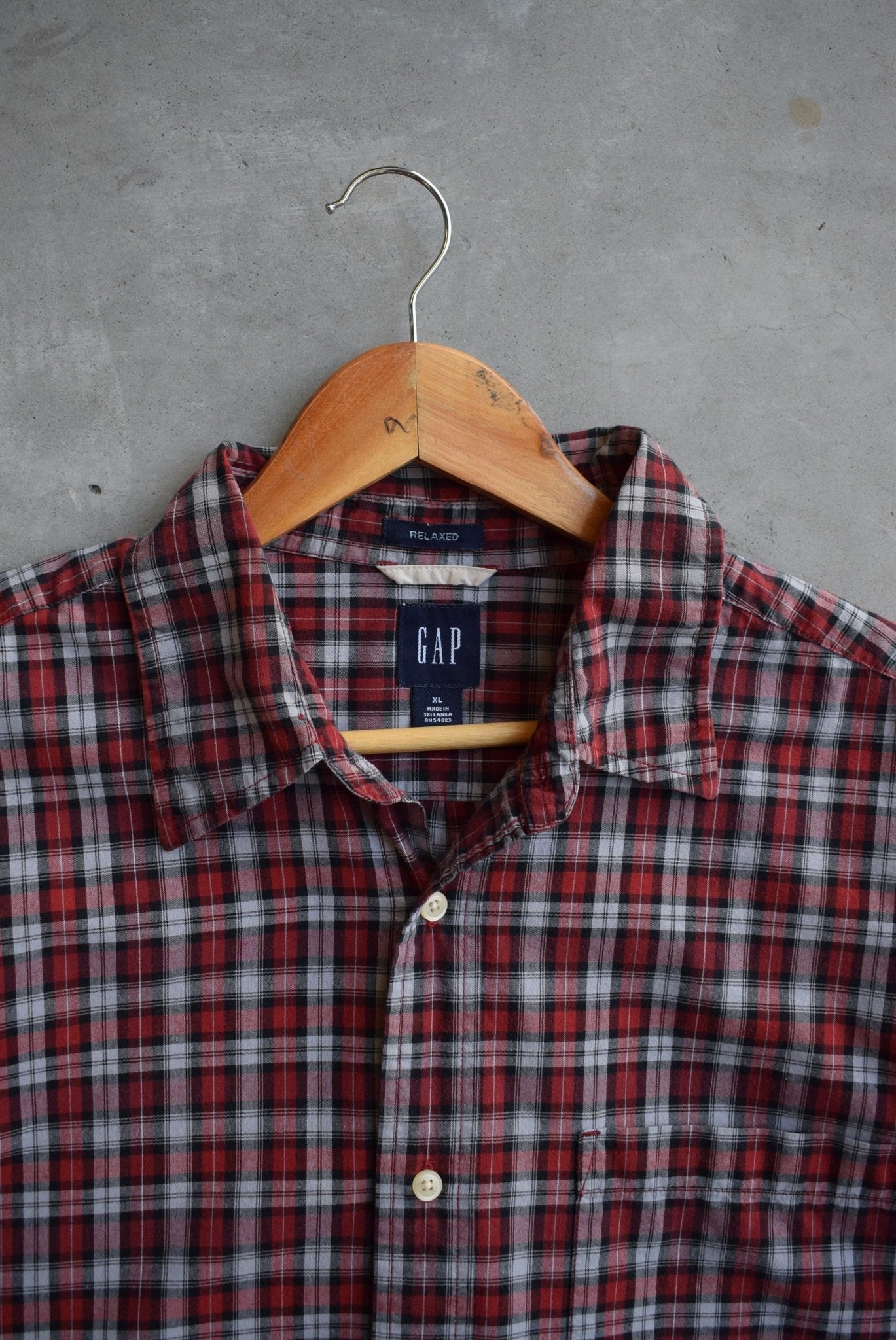 GAP Cropped Long Sleeve Button Up — 2000s (XL) - Retrospective Store