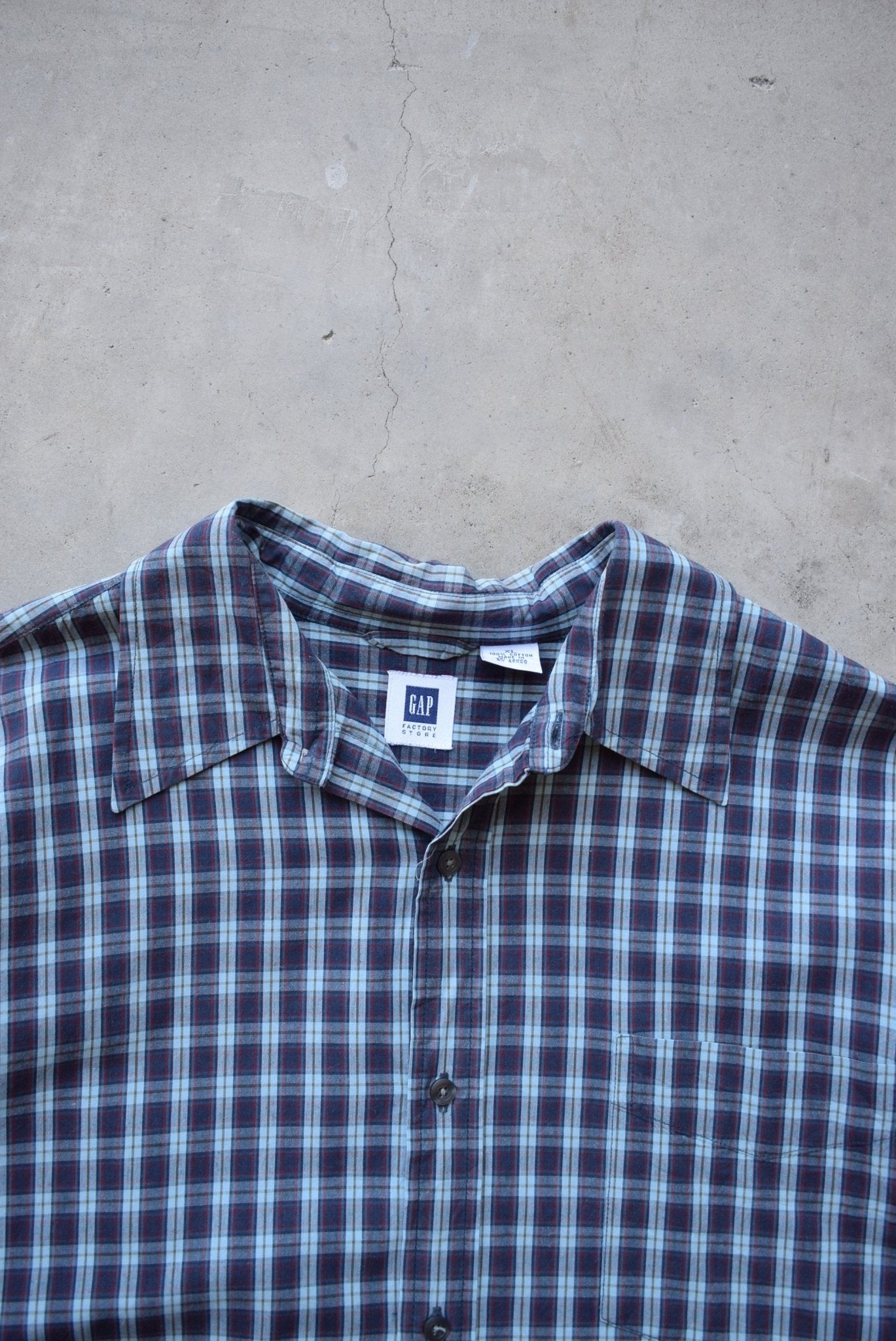GAP Navy Cropped Button Up — 2000s (XL) - Retrospective Store