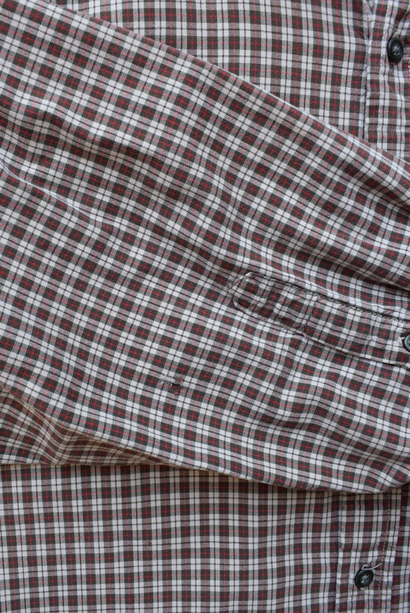 GAP Red & Brown Cropped Long Sleeve Button Up — 2000s (XL/XXL) - Retrospective Store