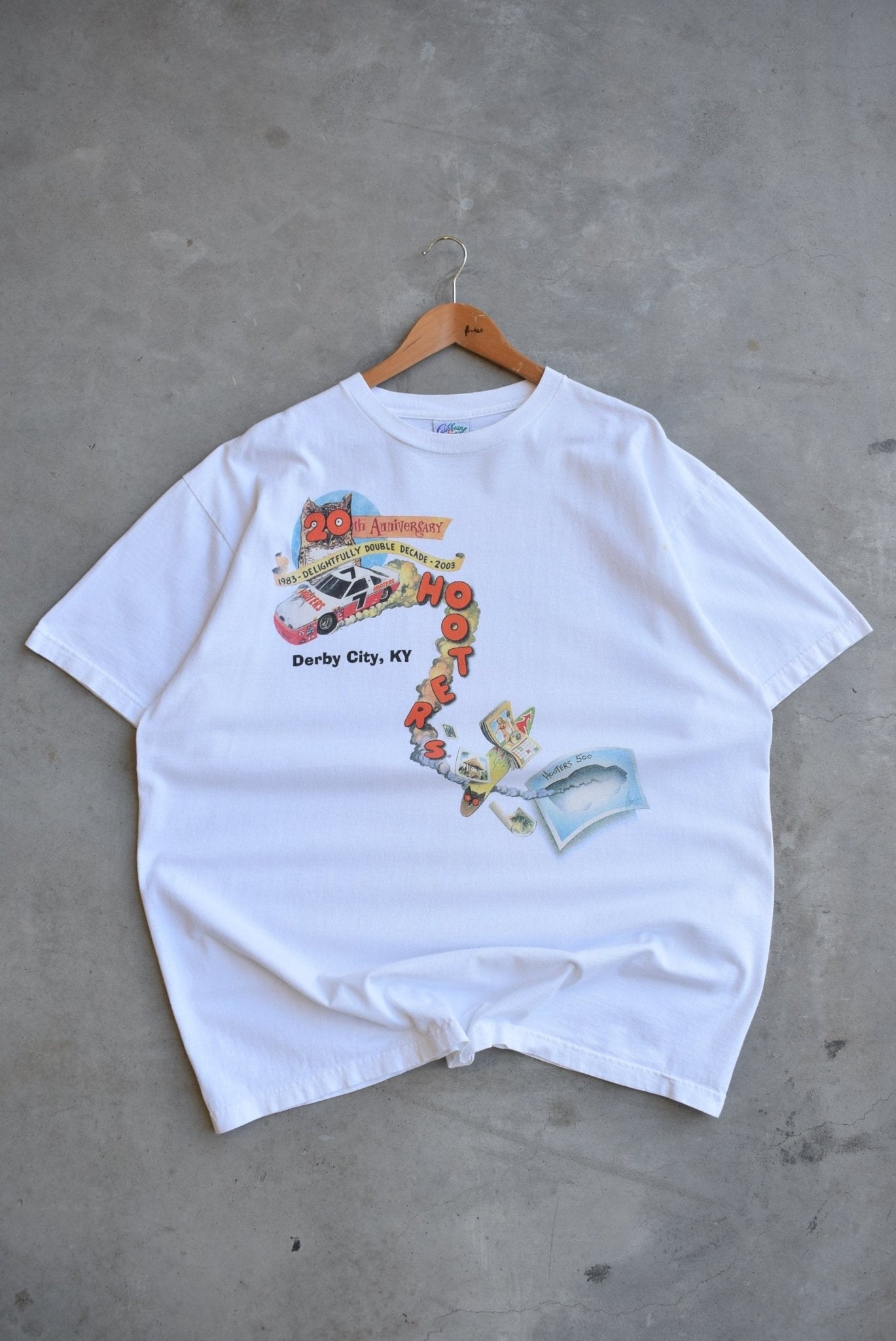 Hooters 20th Anniversary Tee — 2003 (XXL) - Retrospective Store