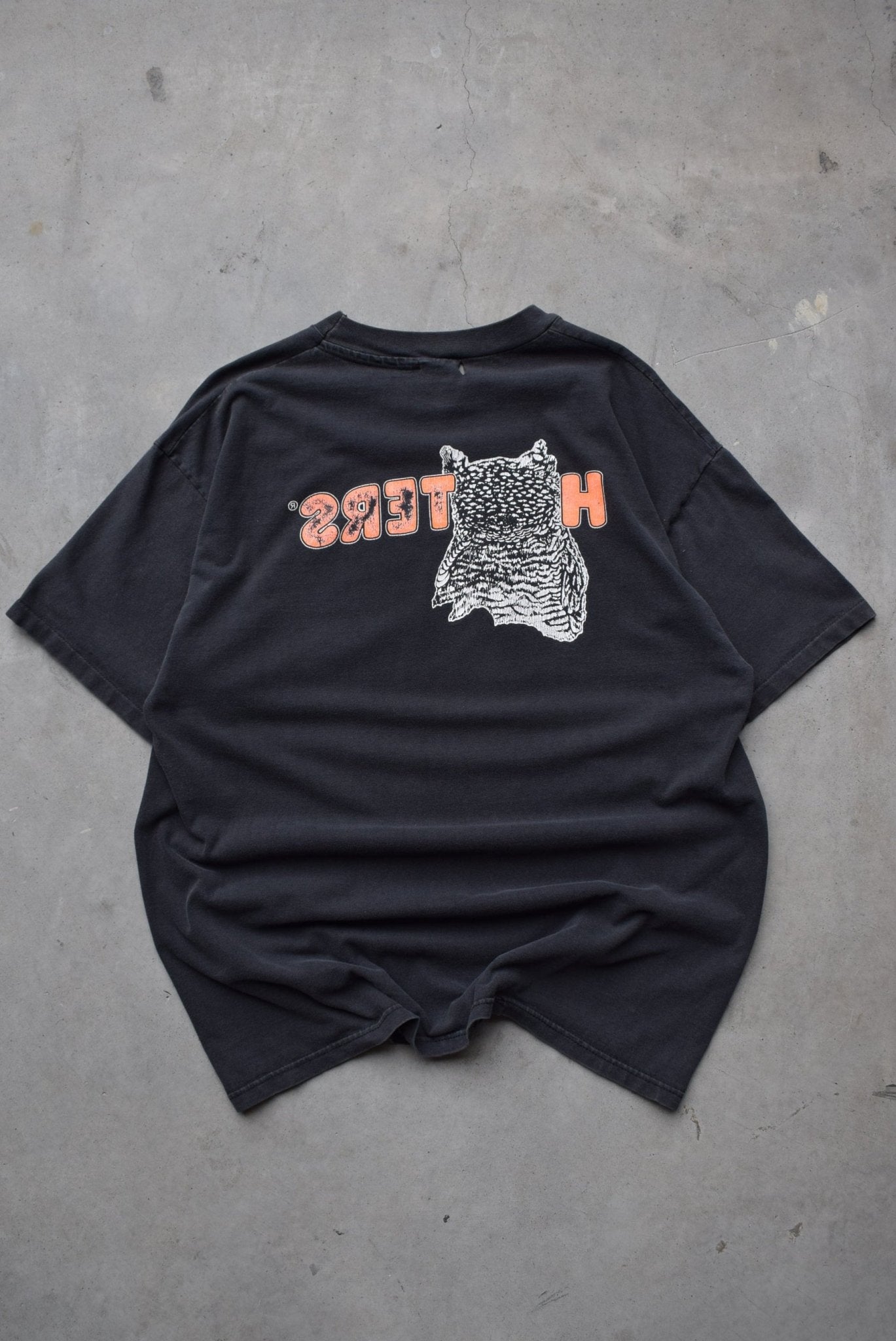 Hooters Las Vegas Black Graphic Tee — 1990s (L) - Retrospective Store