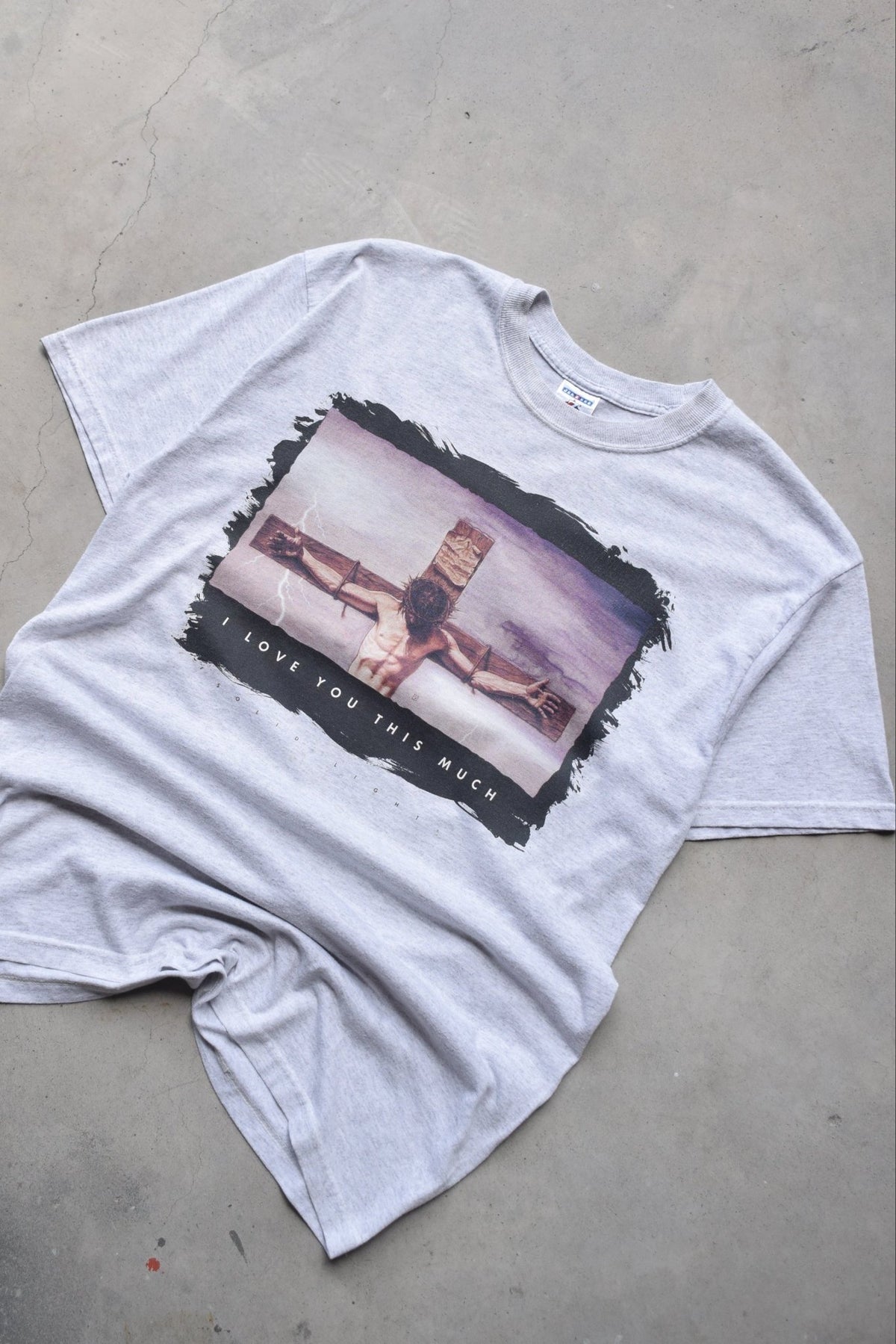 Jesus 'I Love You This Much' Grey Graphic Tee — 2000s (L) - Retrospective Store
