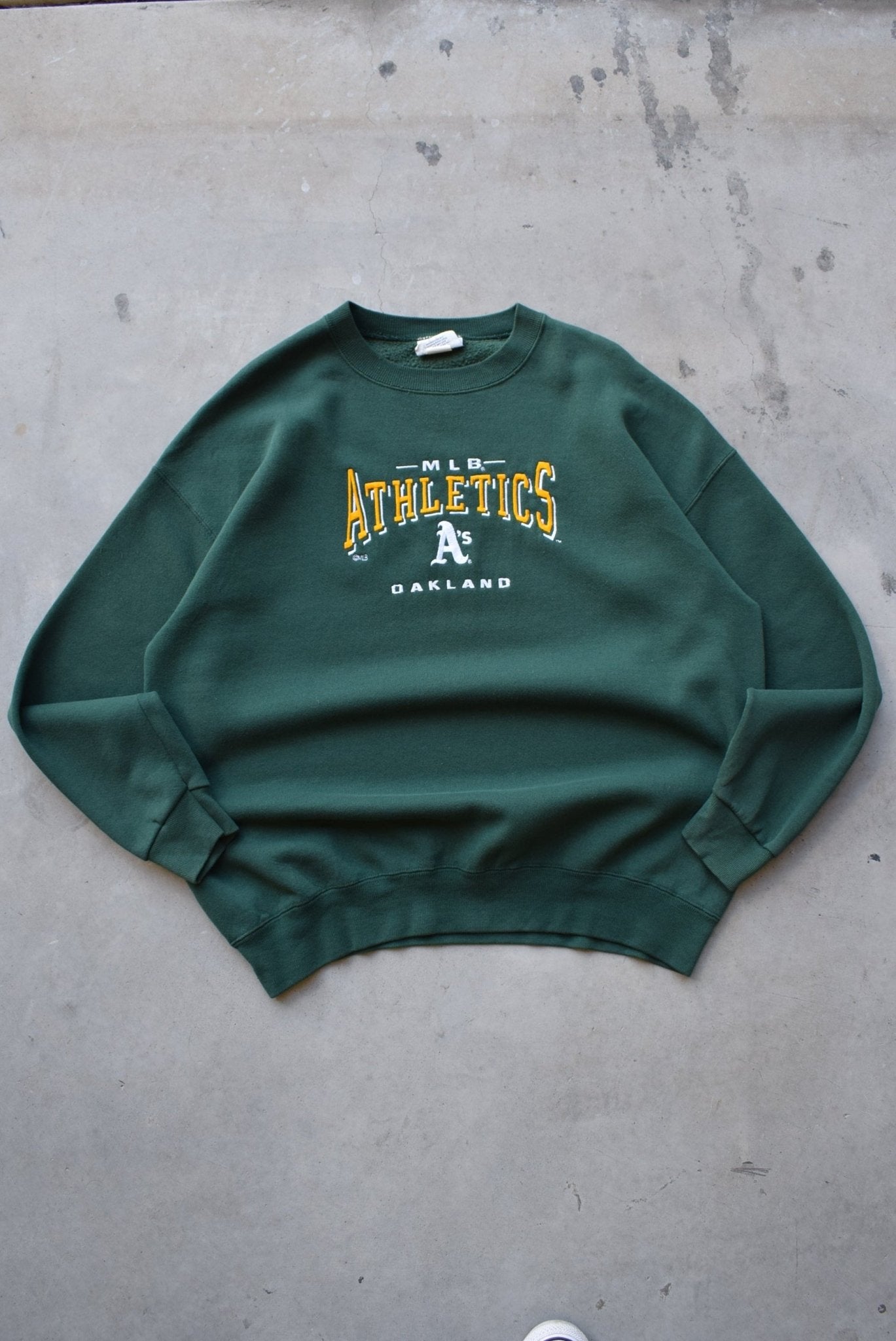 LEE Sport x MLB Oakland Athletics Green Embroidered Crewneck — 1990s (XL) - Retrospective Store