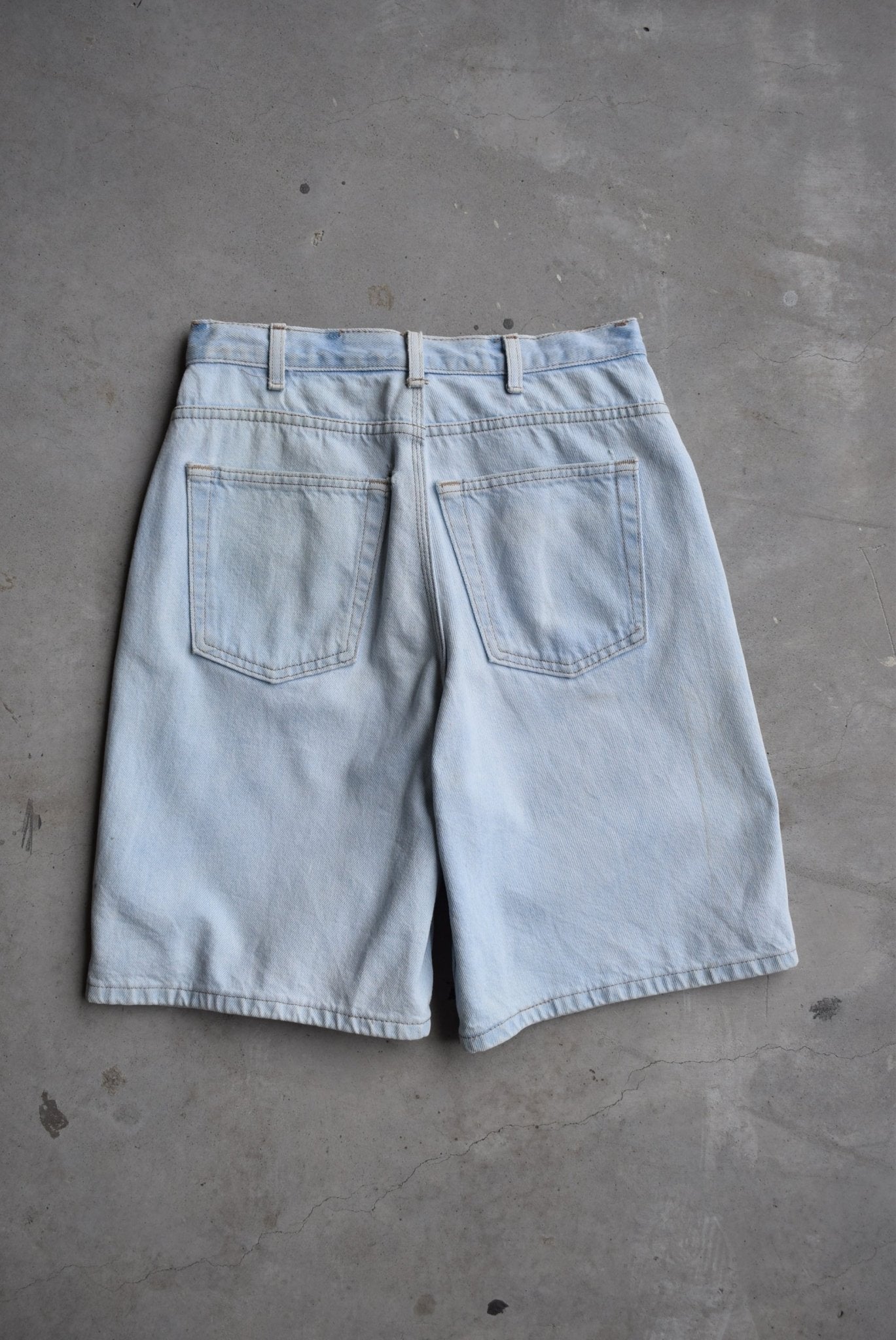 Light - Wash Denim Shorts — 2000s (28) - Retrospective Store