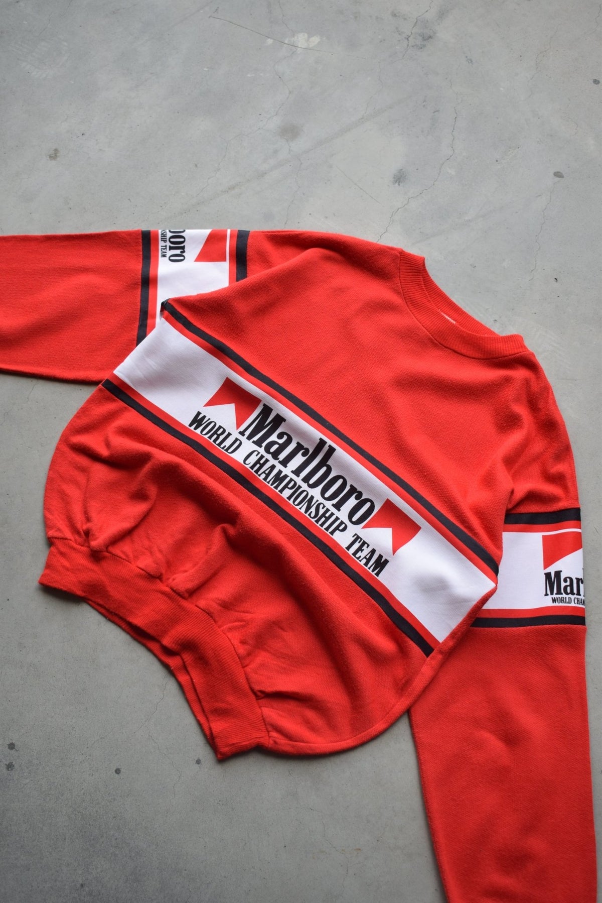 Marlboro Racing 'World Championship Team' Red Graphic Crewneck — 1990s (S) - Retrospective Store