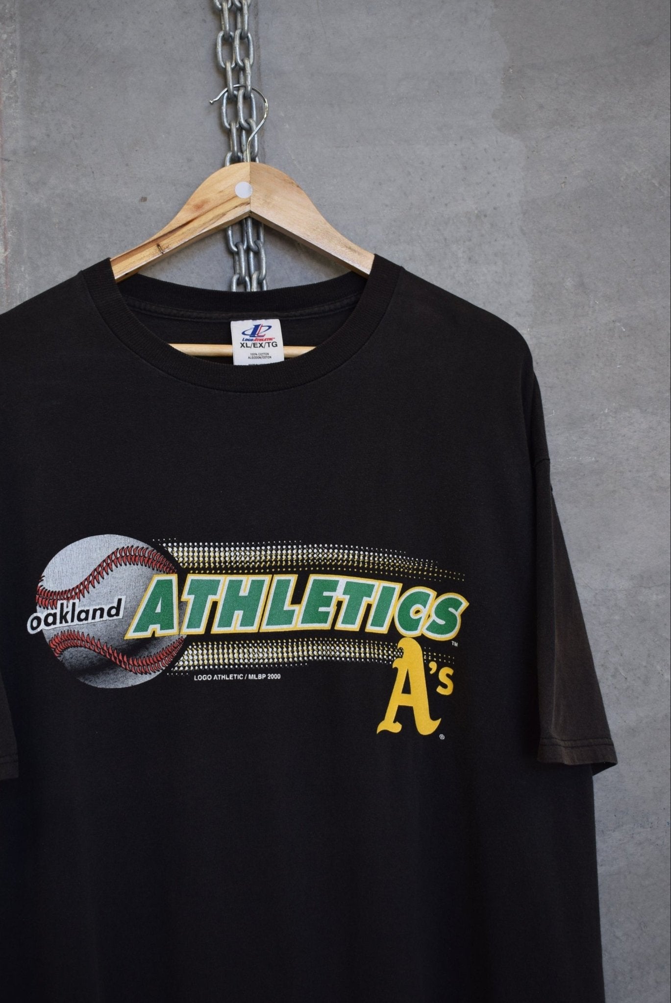 MLB Oakland Athletics Tee — 2000 (XL) - Retrospective Store