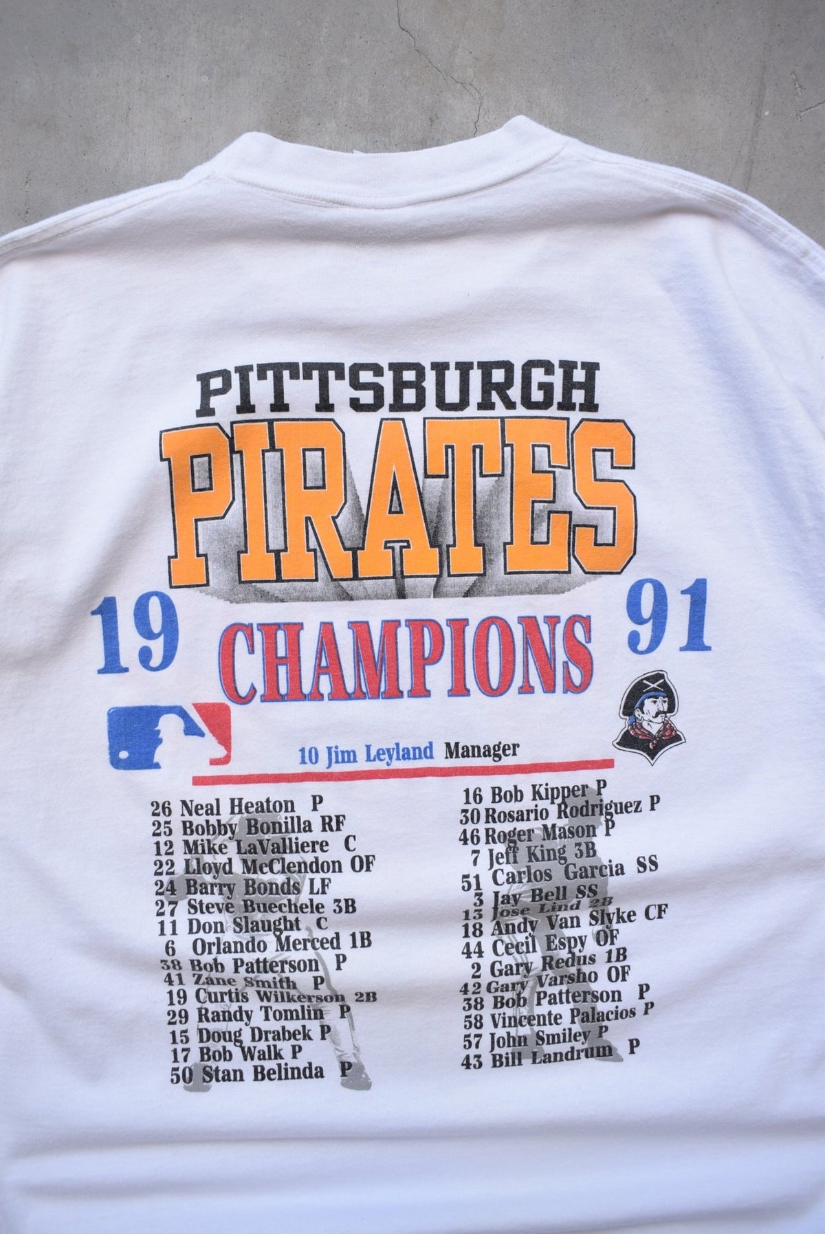 MLB Pittsburgh Pirates Champions White Graphic Tee — 1991 (M) - Retrospective Store