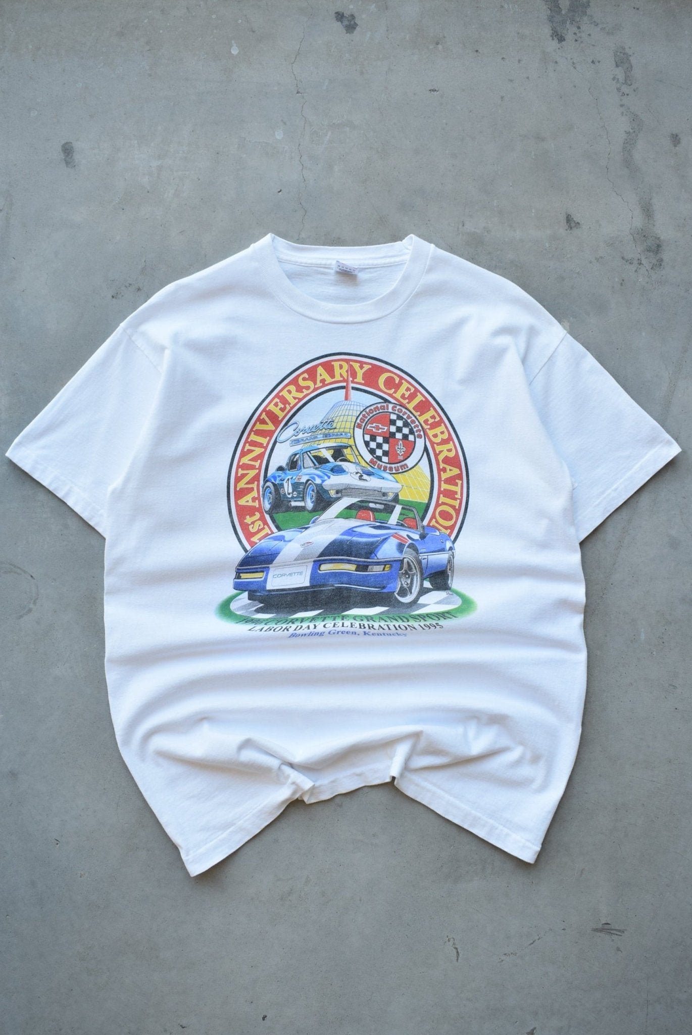 National Corvette Museum White Graphic Tee — 1995 (XL) - Retrospective Store