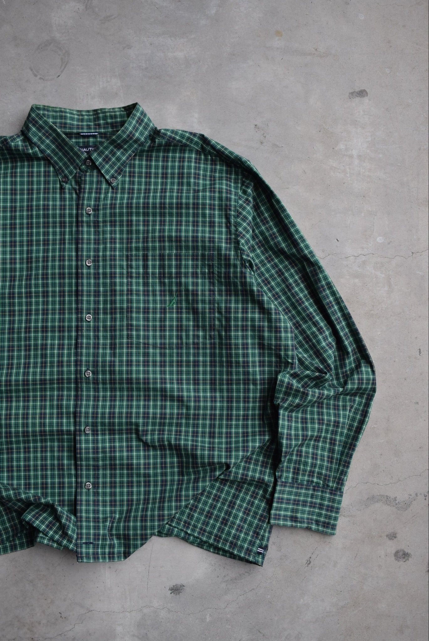 Nautica Cropped Long Sleeve Button Up — 2000s (XXL) - Retrospective Store