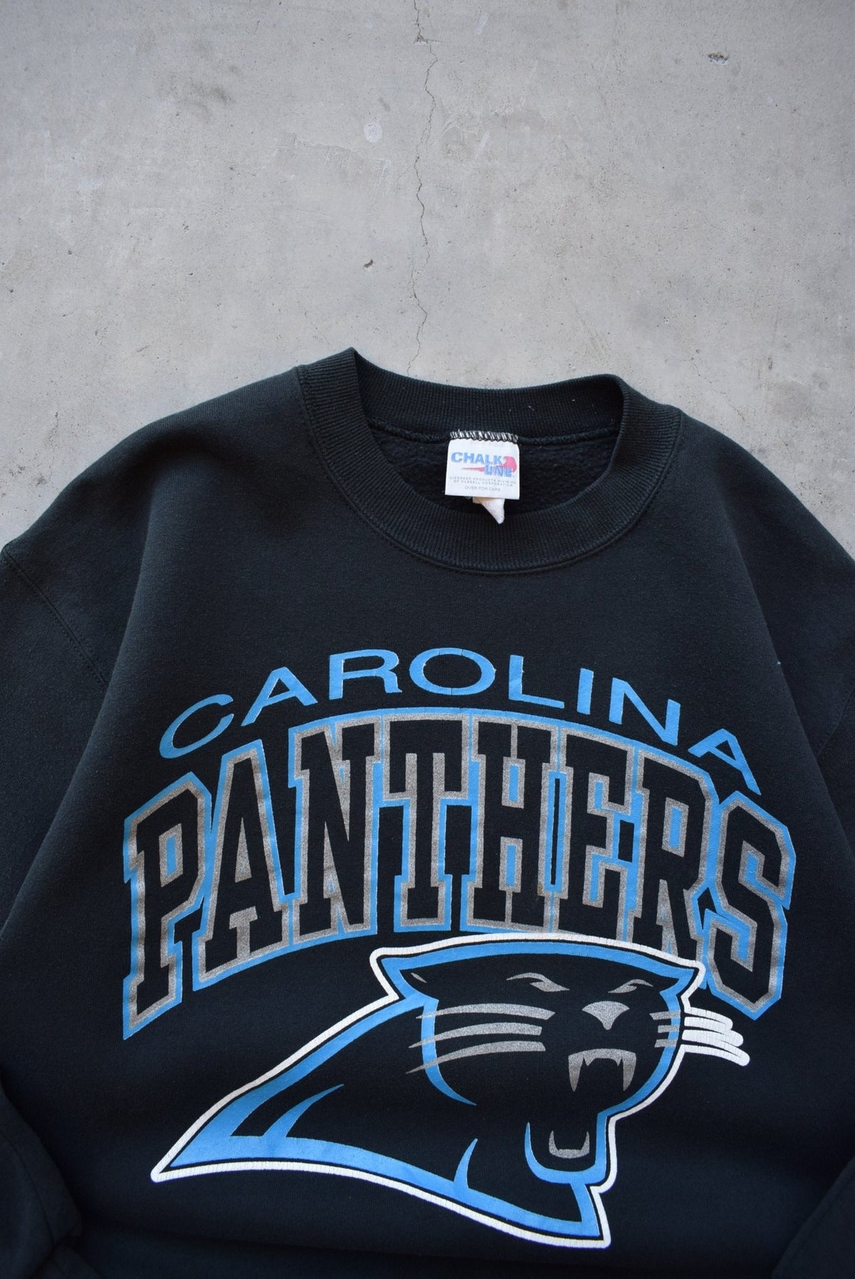 NFL Carolina Panthers Black Graphic Crewneck — 1990s (M) - Retrospective Store