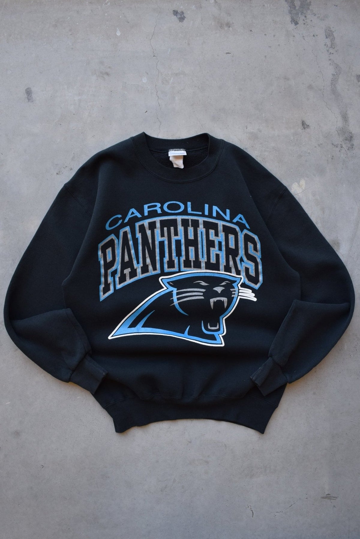 NFL Carolina Panthers Black Graphic Crewneck — 1990s (M) - Retrospective Store