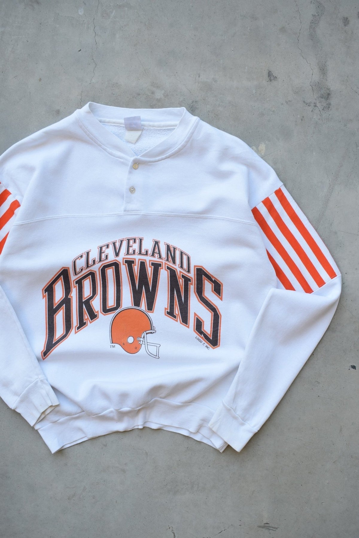 NFL Cleveland Browns White Quarter Button Crewneck — 1990s (M) - Retrospective Store