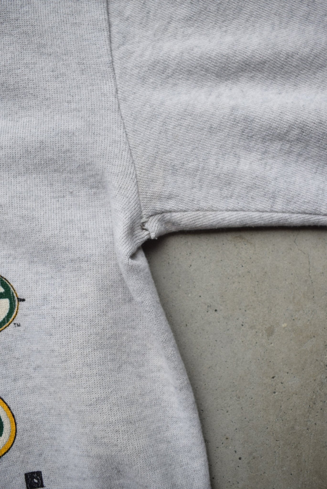 NFL Green Bay Packers Champions Grey Graphic Crewneck — 1996 (S/M) - Retrospective Store