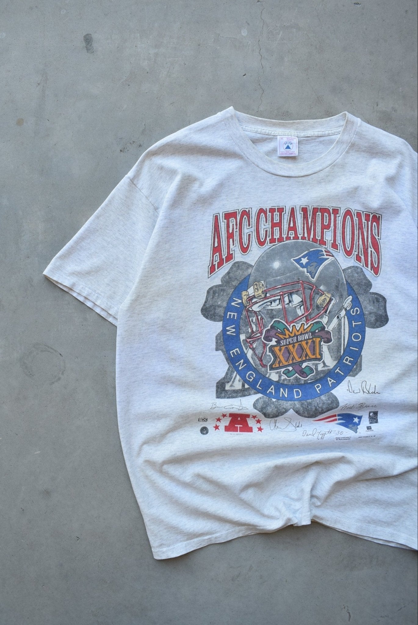 NFL New England Patriots Superbowl XXXI Grey Graphic Tee — 1996 (XL) - Retrospective Store