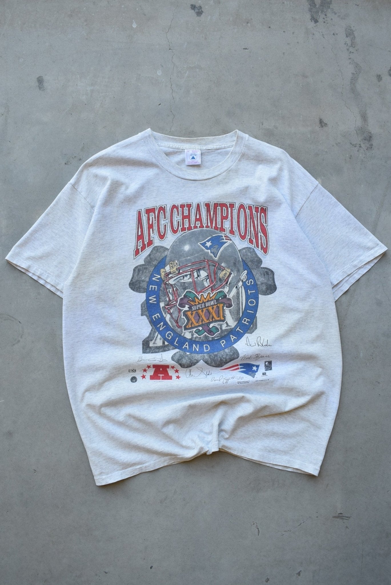 NFL New England Patriots Superbowl XXXI Grey Graphic Tee — 1996 (XL) - Retrospective Store
